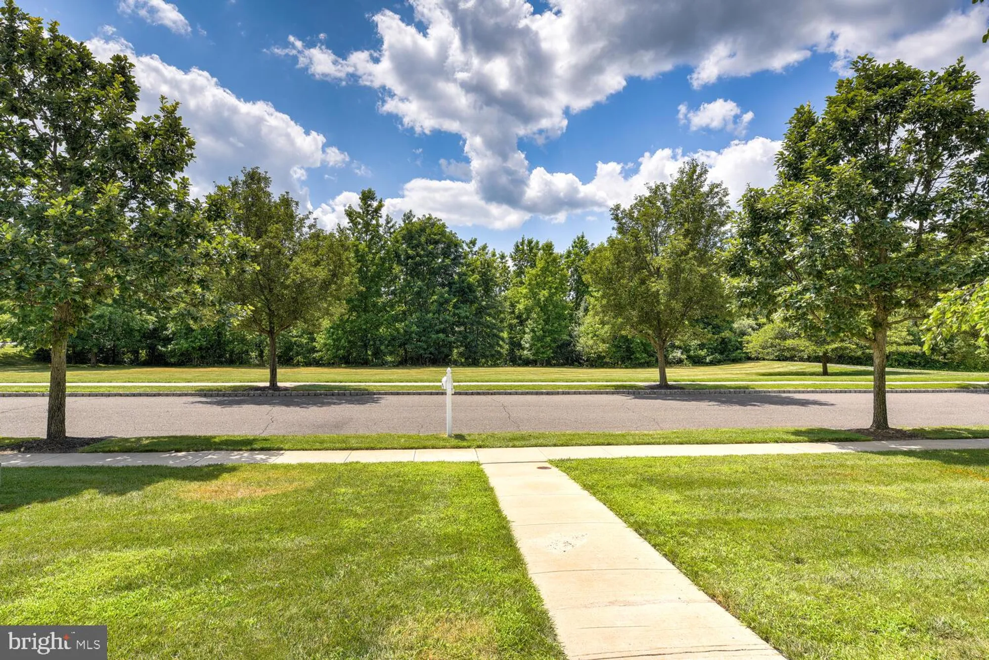 Property Slideshow image 4 of 57 | 5 trowbridge ln, Cranbury, NJ, 08512