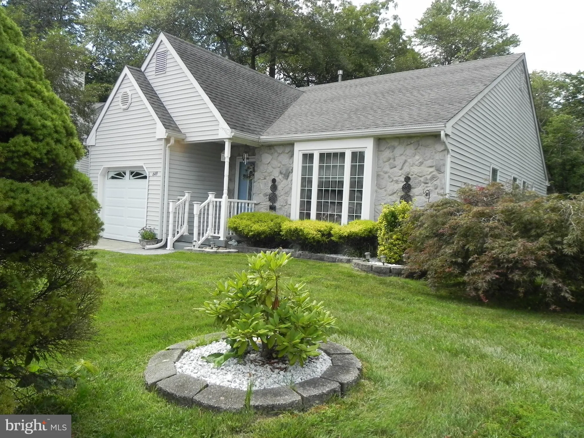 Property Slideshow image 2 of 33 | 649 panama ct, Williamstown, NJ, 08094