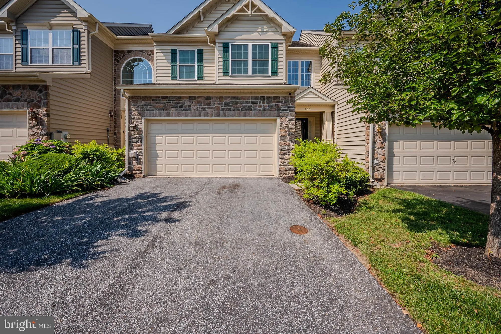 Property Slideshow image 1 of 33 | 433 pierce run, Newark, DE, 19702