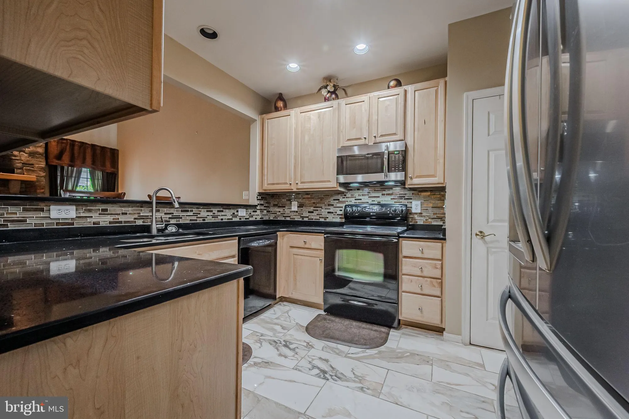 Property Slideshow image 8 of 33 | 433 pierce run, Newark, DE, 19702