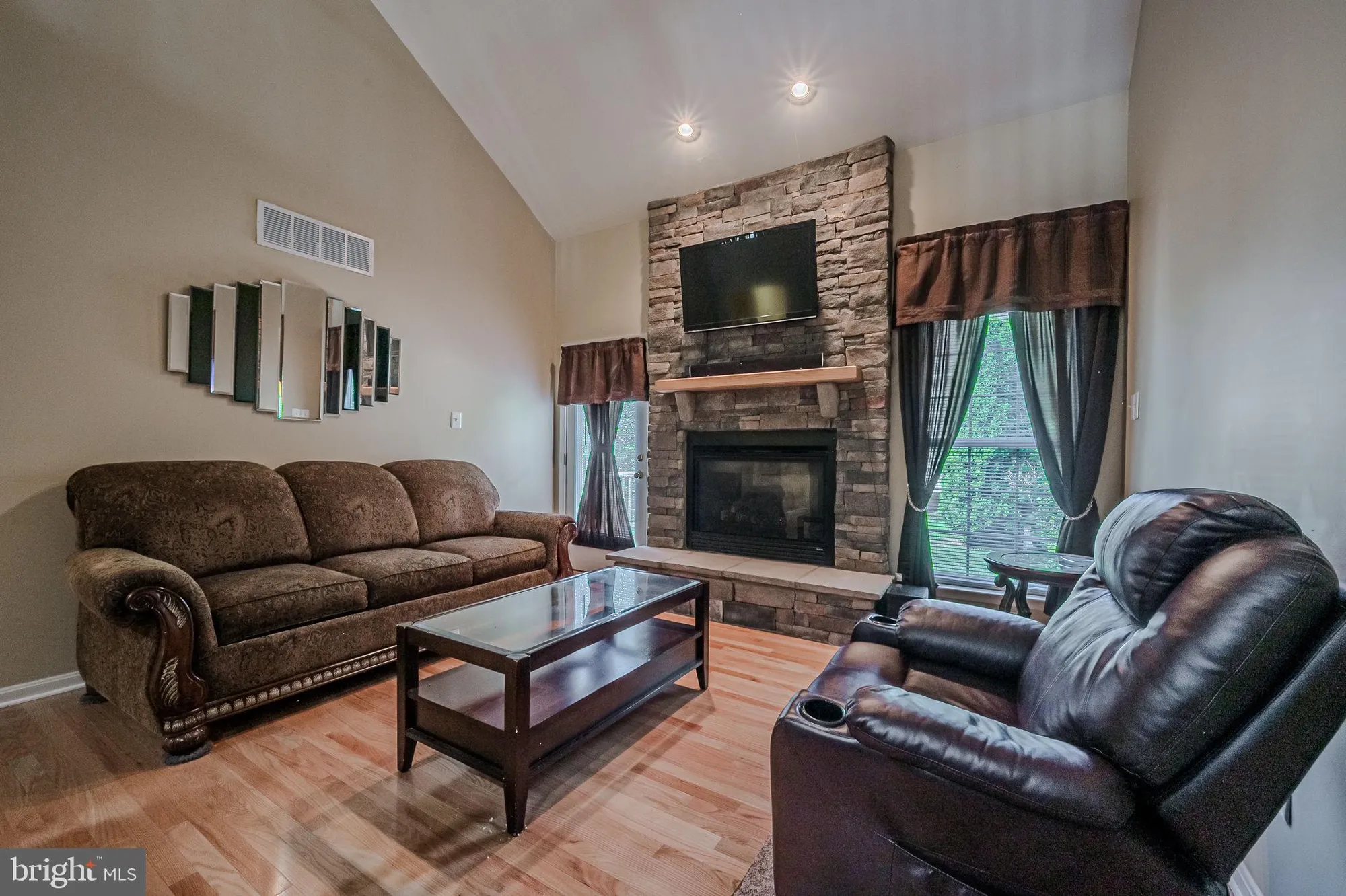 Property Slideshow image 12 of 33 | 433 pierce run, Newark, DE, 19702