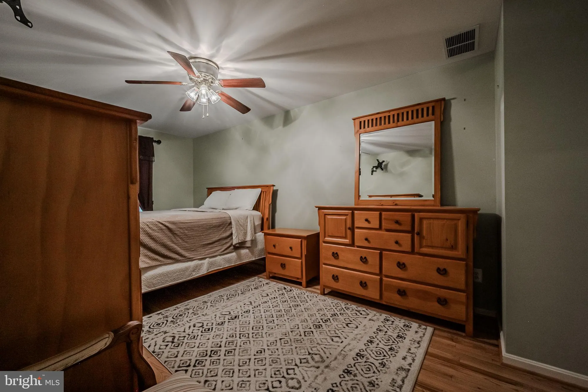 Property Slideshow image 21 of 33 | 433 pierce run, Newark, DE, 19702