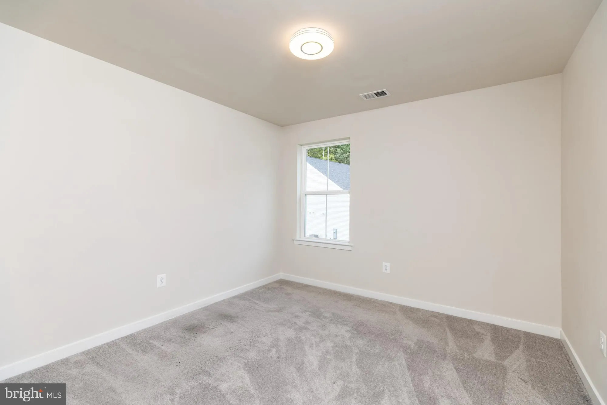 Property Slideshow image 34 of 36 | 679 mayfield falls dr, Newark, DE, 19702