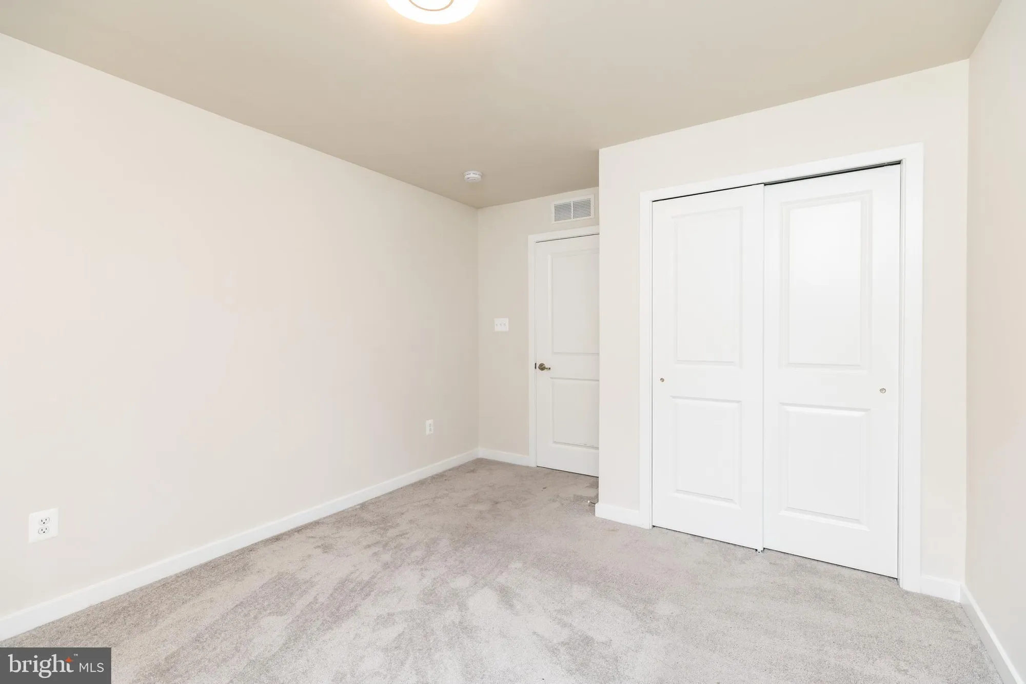 Property Slideshow image 35 of 36 | 679 mayfield falls dr, Newark, DE, 19702