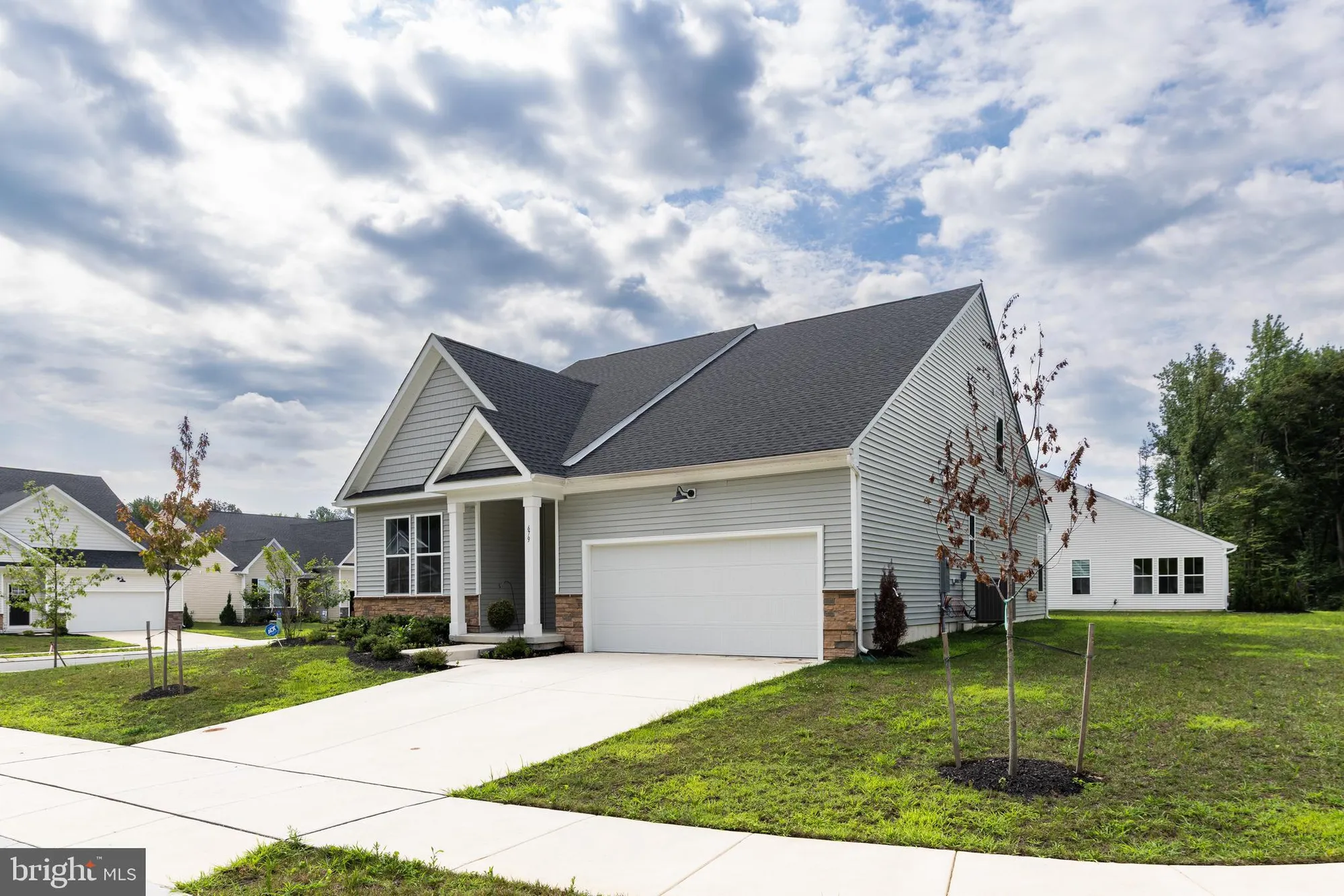 Property Slideshow image 2 of 36 | 679 mayfield falls dr, Newark, DE, 19702