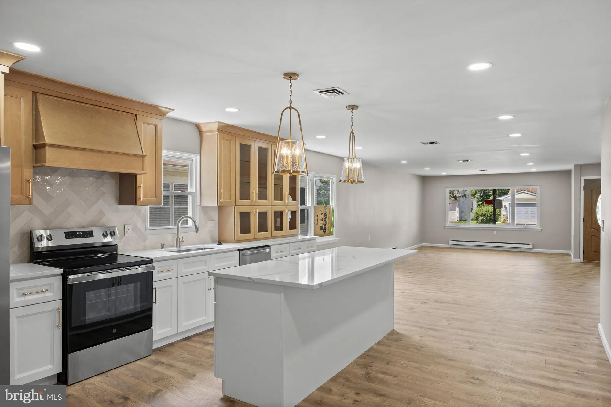 Property Slideshow image 7 of 16 | 7 sherwood pl, Southampton, NJ, 08088