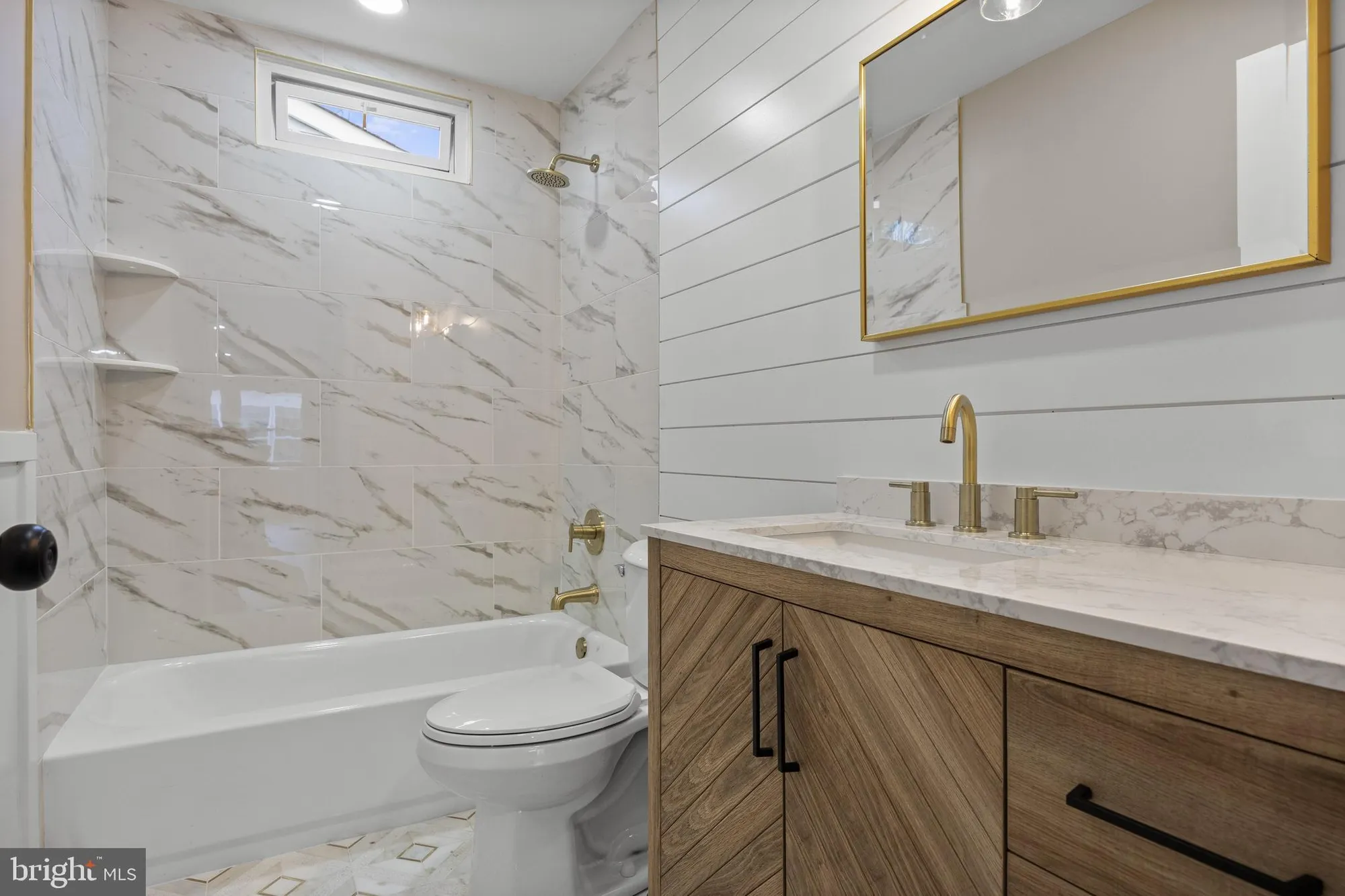 Property Slideshow image 13 of 16 | 7 sherwood pl, Southampton, NJ, 08088