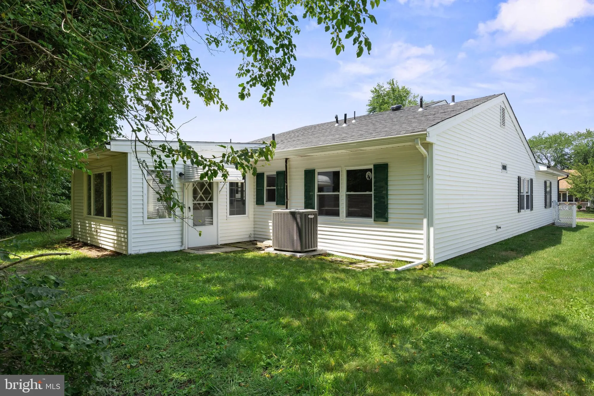 Property Slideshow image 15 of 16 | 7 sherwood pl, Southampton, NJ, 08088