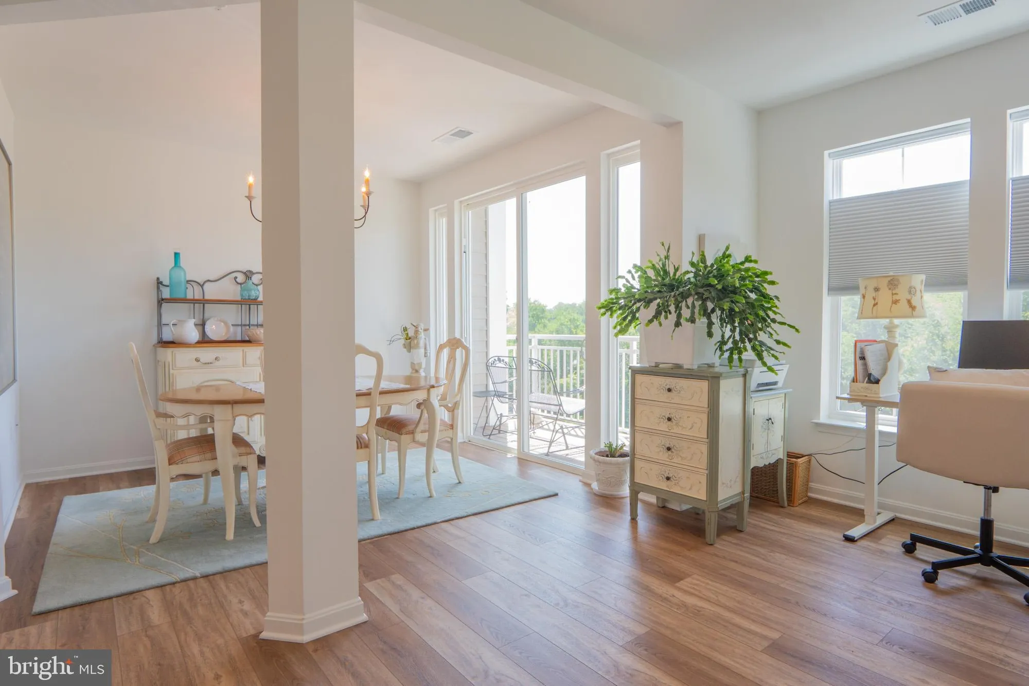 Property Slideshow image 14 of 41 | 13970 englefield dr unit 303, Woodbridge, VA, 22193