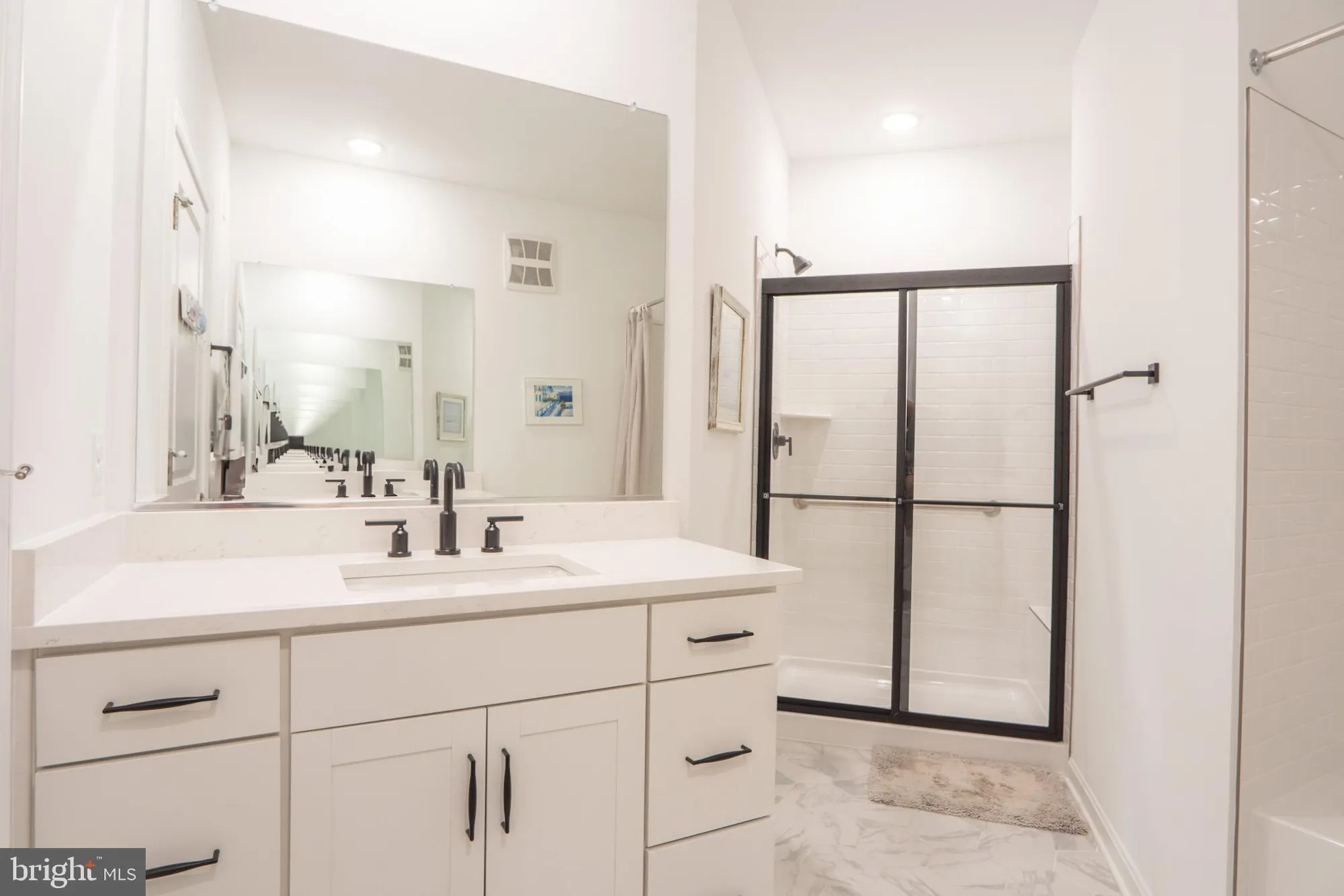 Property Slideshow image 21 of 41 | 13970 englefield dr unit 303, Woodbridge, VA, 22193