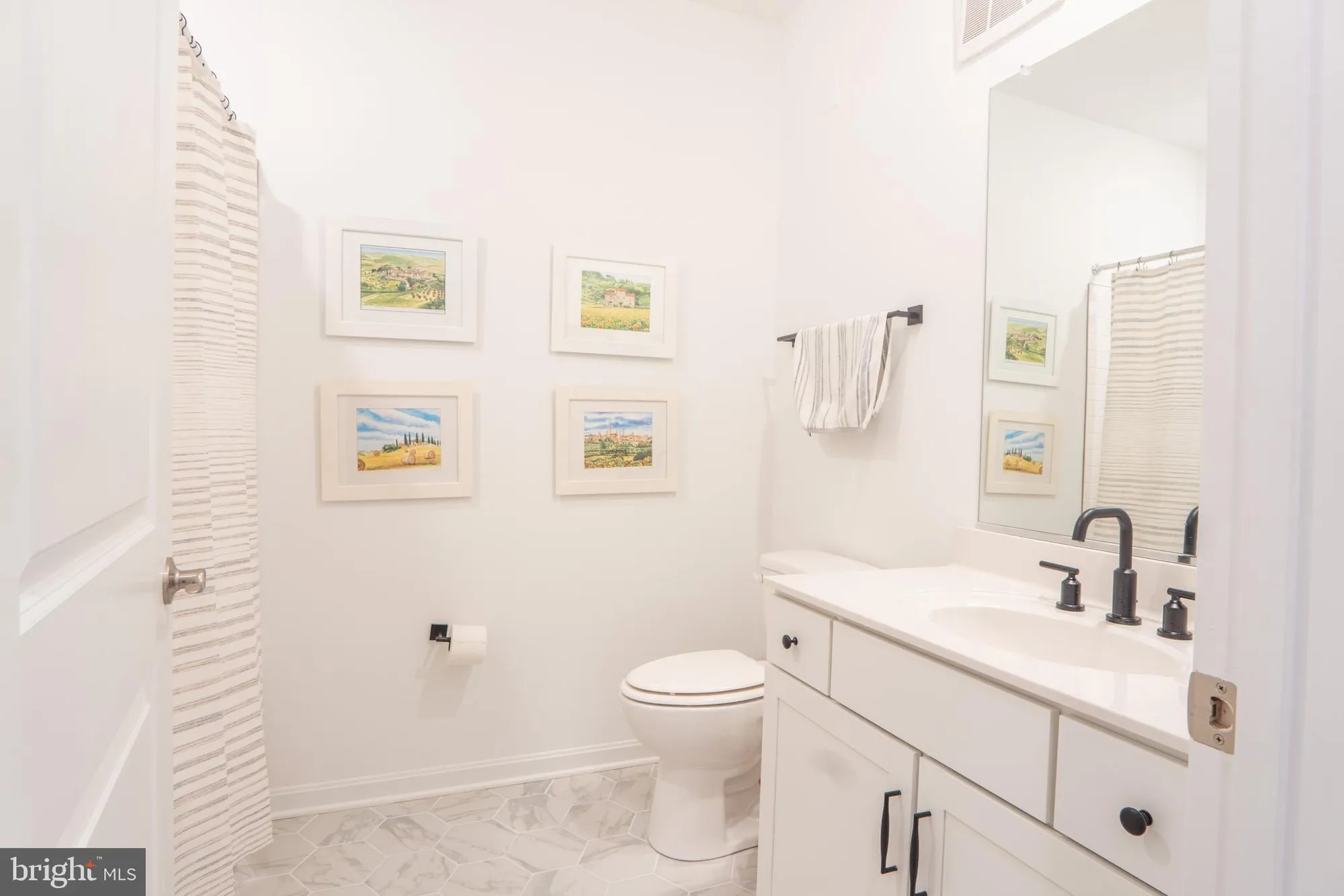 Property Slideshow image 27 of 41 | 13970 englefield dr unit 303, Woodbridge, VA, 22193