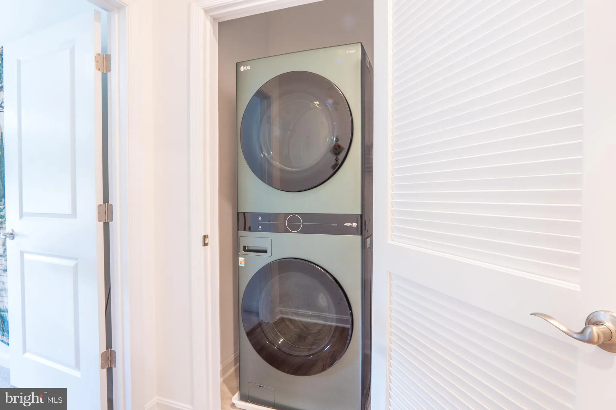 Property Slideshow image 28 of 41 | 13970 englefield dr unit 303, Woodbridge, VA, 22193