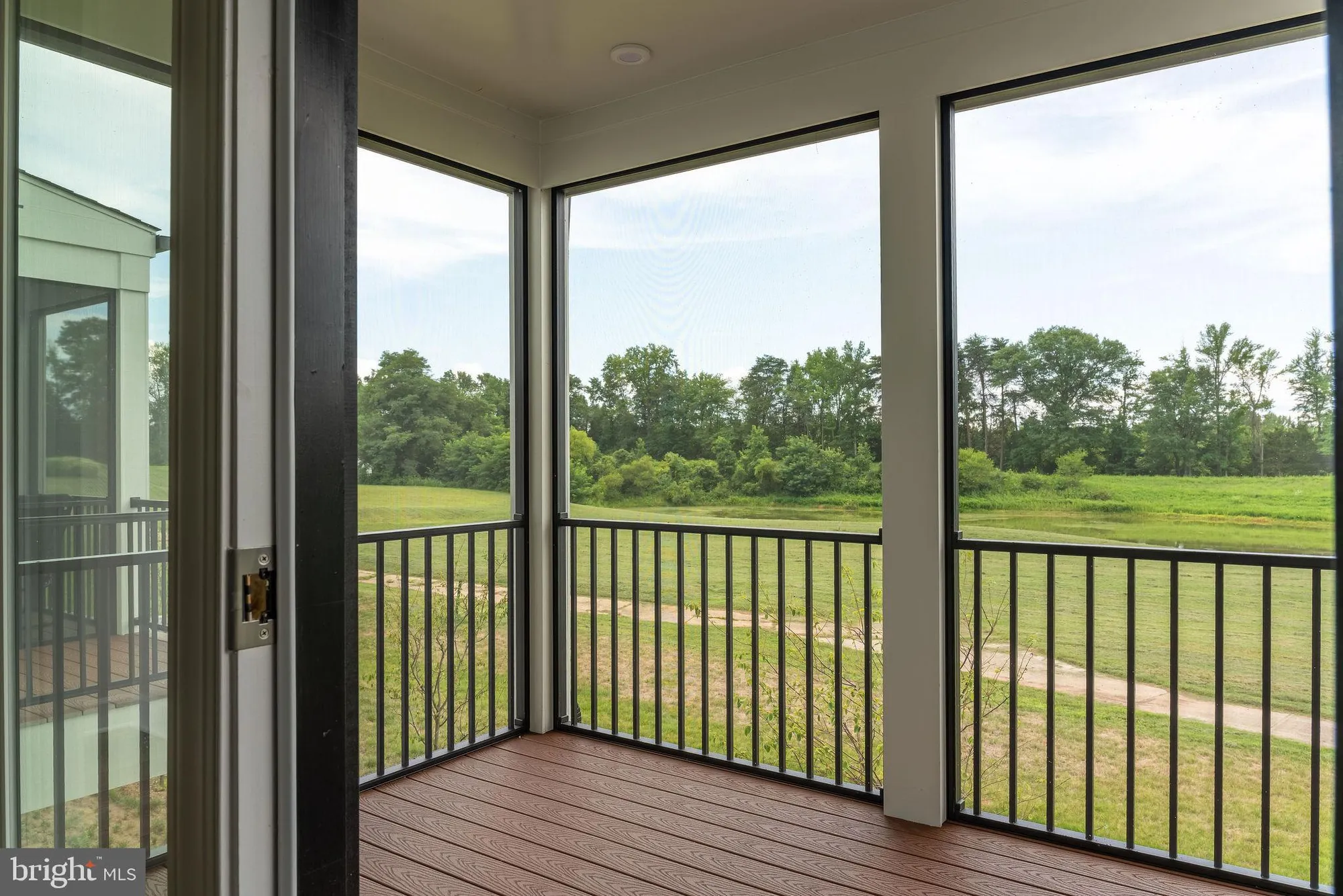 Property Slideshow image 3 of 18 | 645 angelfish way, Woodbridge, VA, 22191