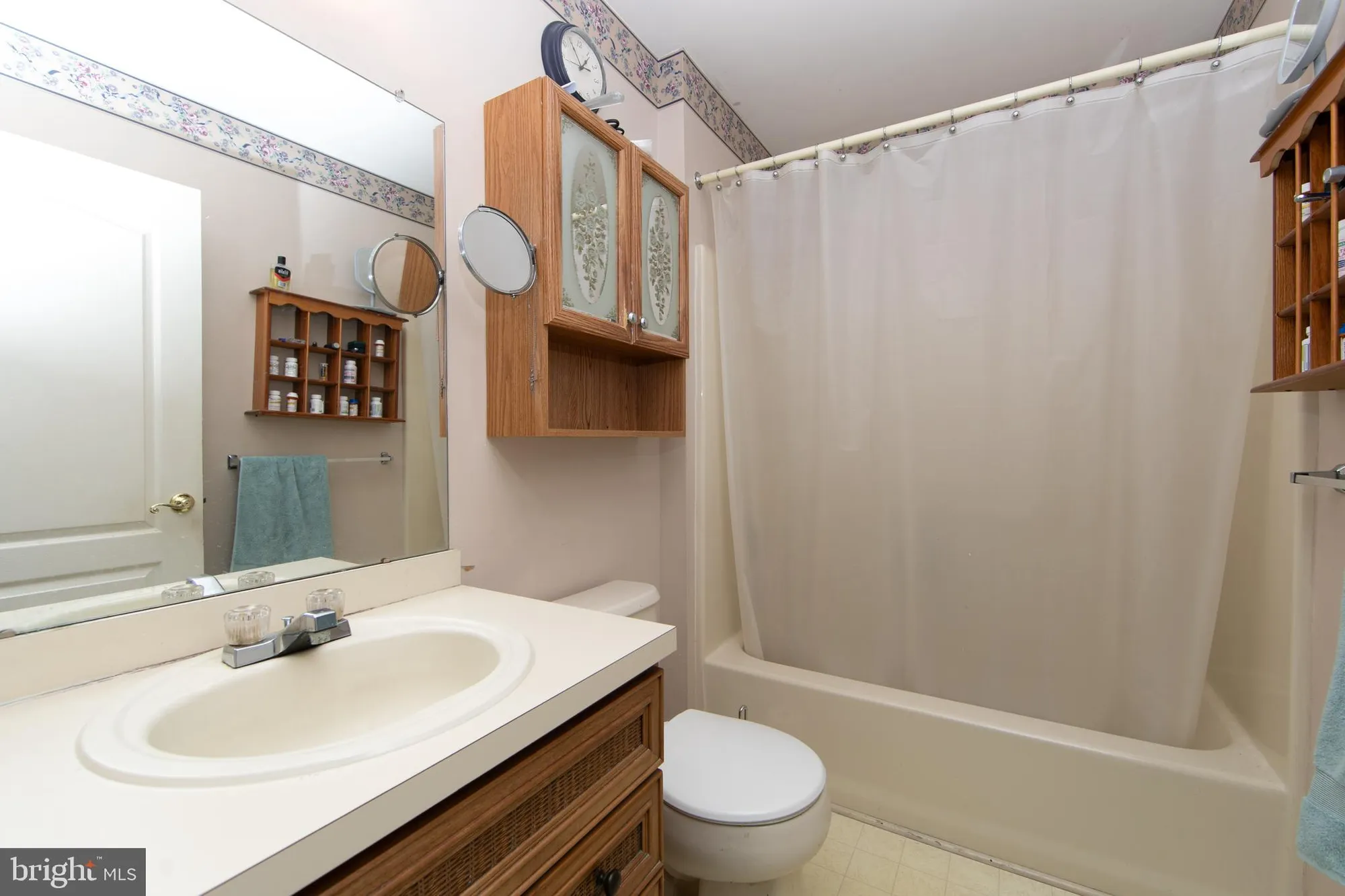 Property Slideshow image 12 of 31 | 662 barbados dr, Williamstown, NJ, 08094