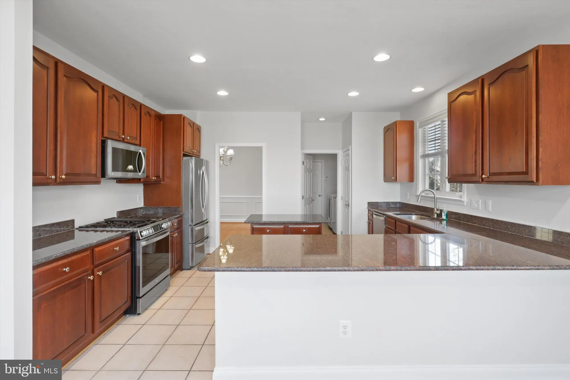 Property Slideshow image 10 of 33 | 6769 arthur hills dr, Gainesville, VA, 20155