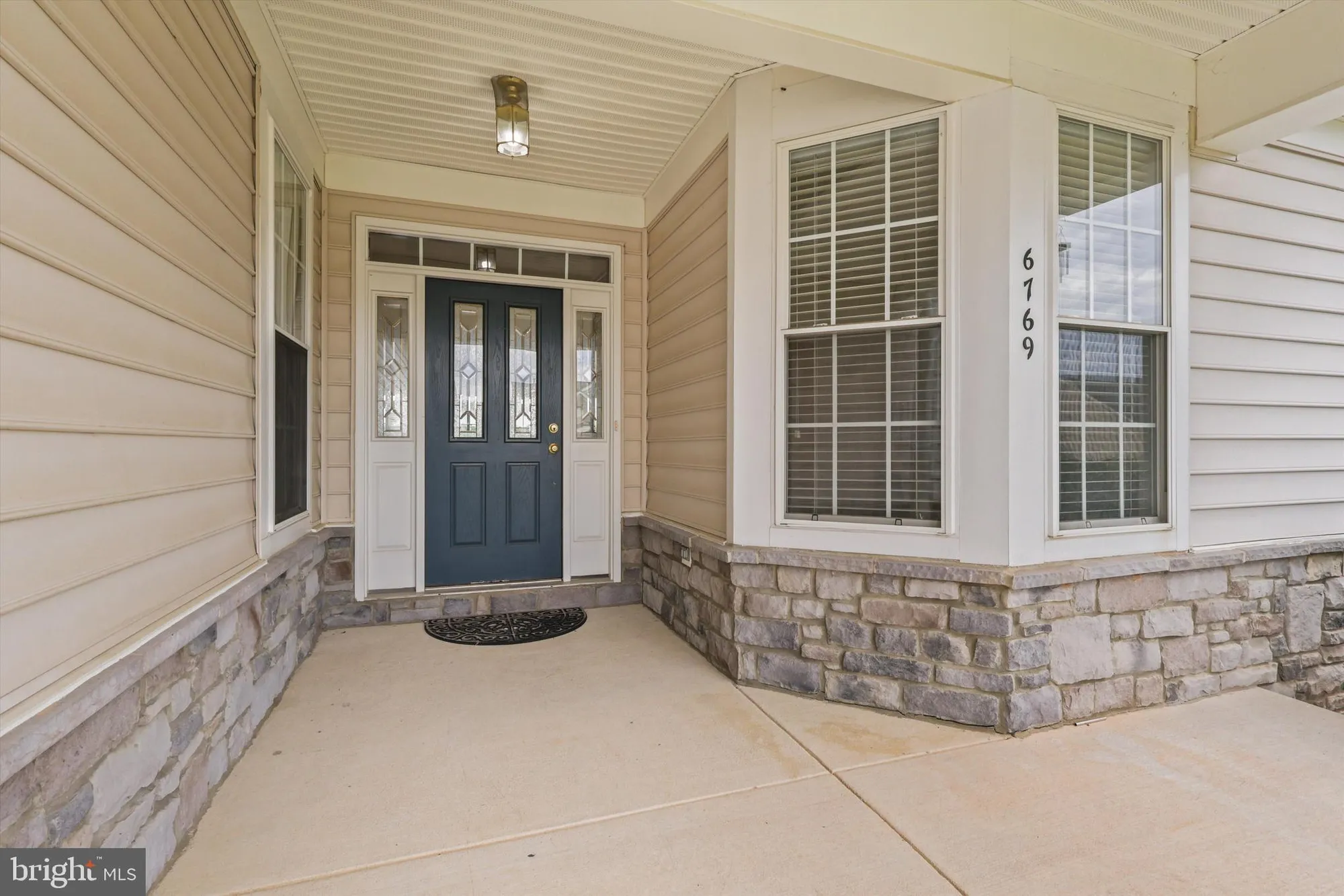 Property Slideshow image 5 of 33 | 6769 arthur hills dr, Gainesville, VA, 20155