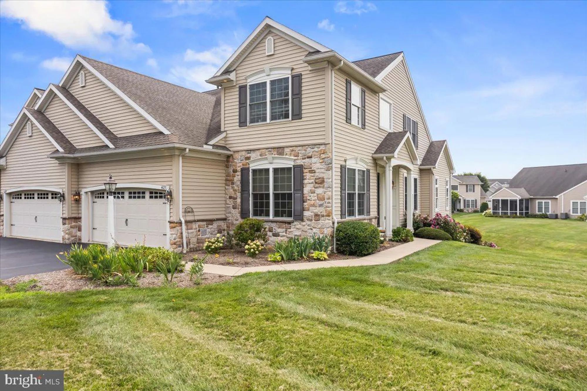 Property Slideshow image 6 of 59 | 427 carmella dr, Mechanicsburg, PA, 17050
