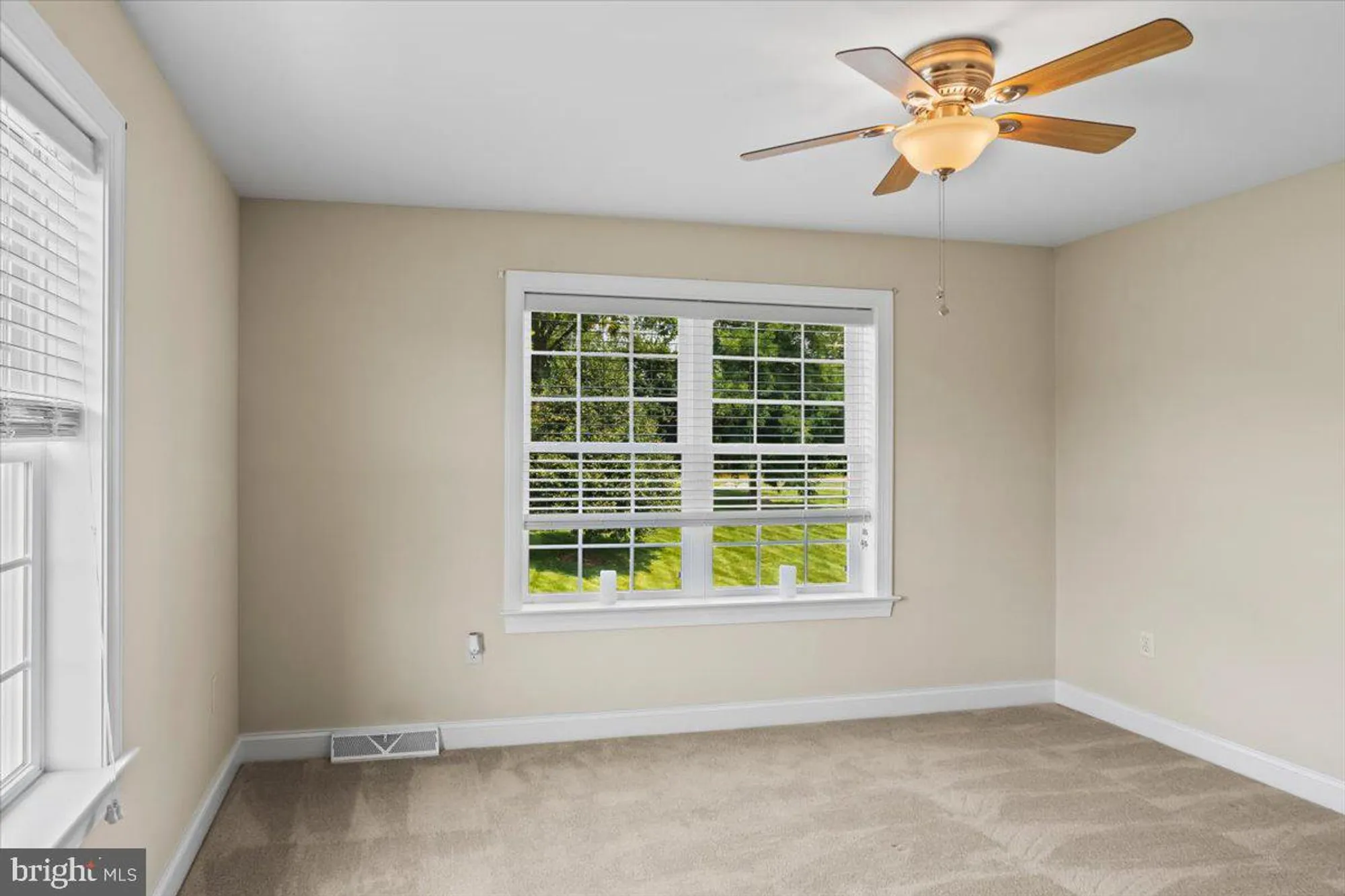Property Slideshow image 36 of 59 | 427 carmella dr, Mechanicsburg, PA, 17050