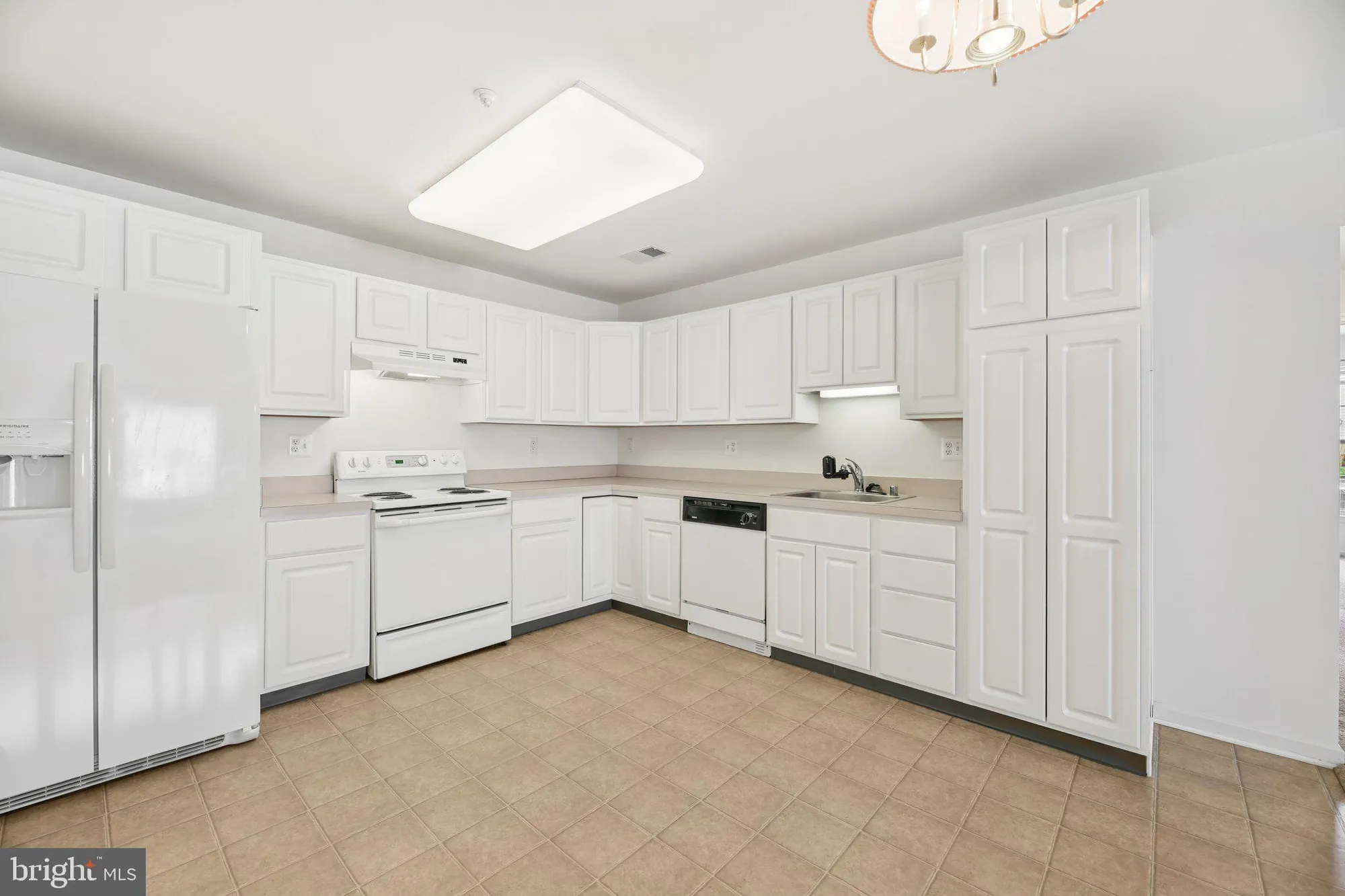 Property Slideshow image 8 of 23 | 2003 rudy serra dr unit 1d, Eldersburg, MD, 21784