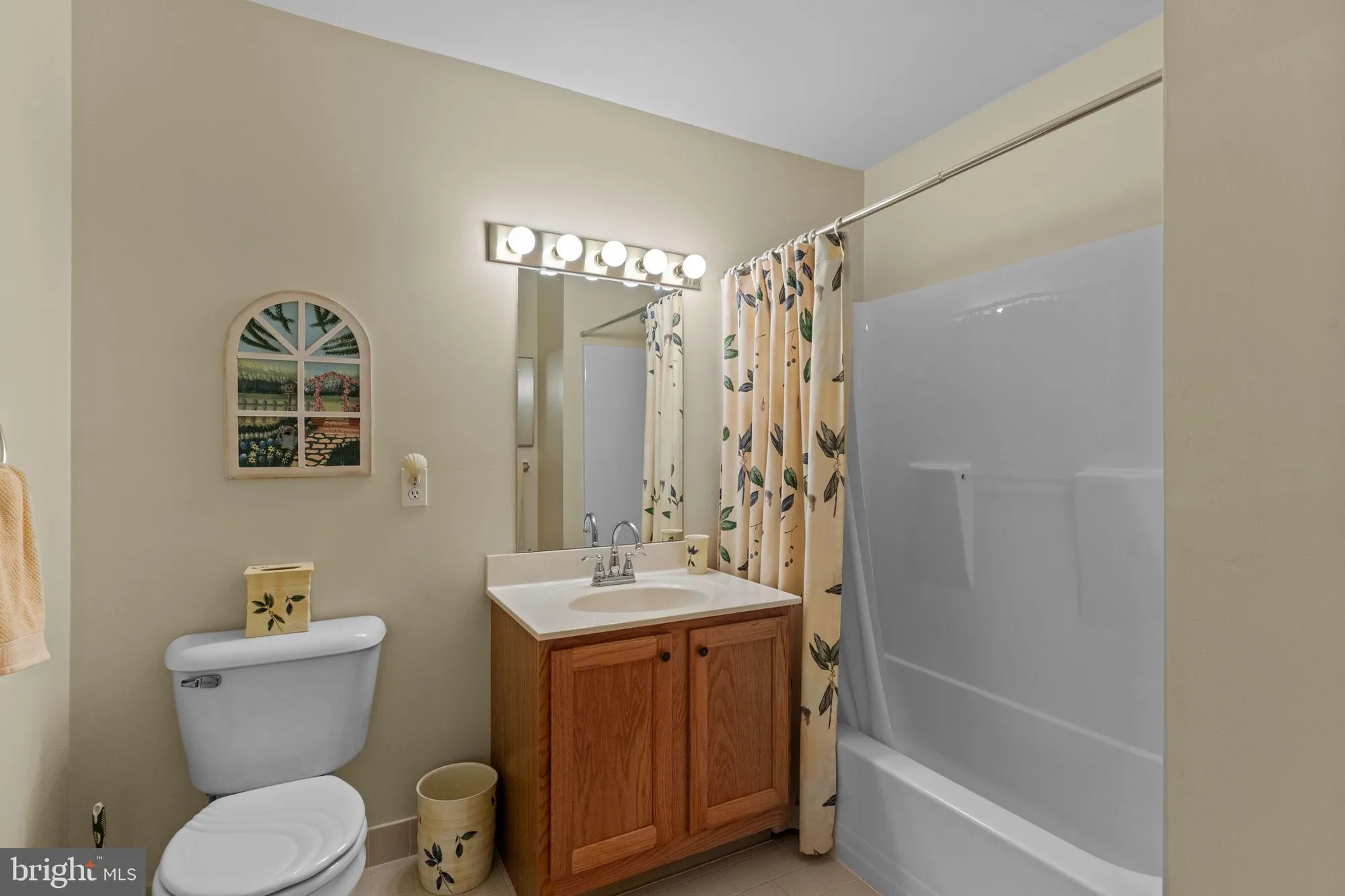 Property Slideshow image 13 of 29 | 42 w college ave apt 222, Yardley, PA, 19067