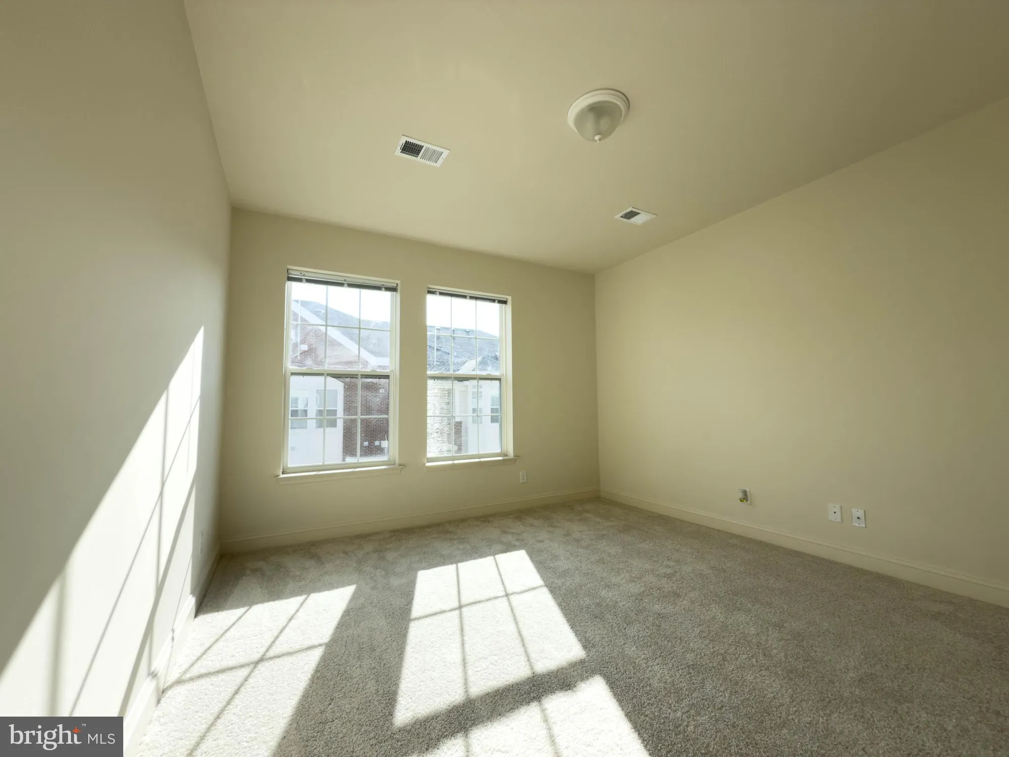 Property Slideshow image 24 of 42 | 9202 charleston dr 405, Manassas, VA, 20110