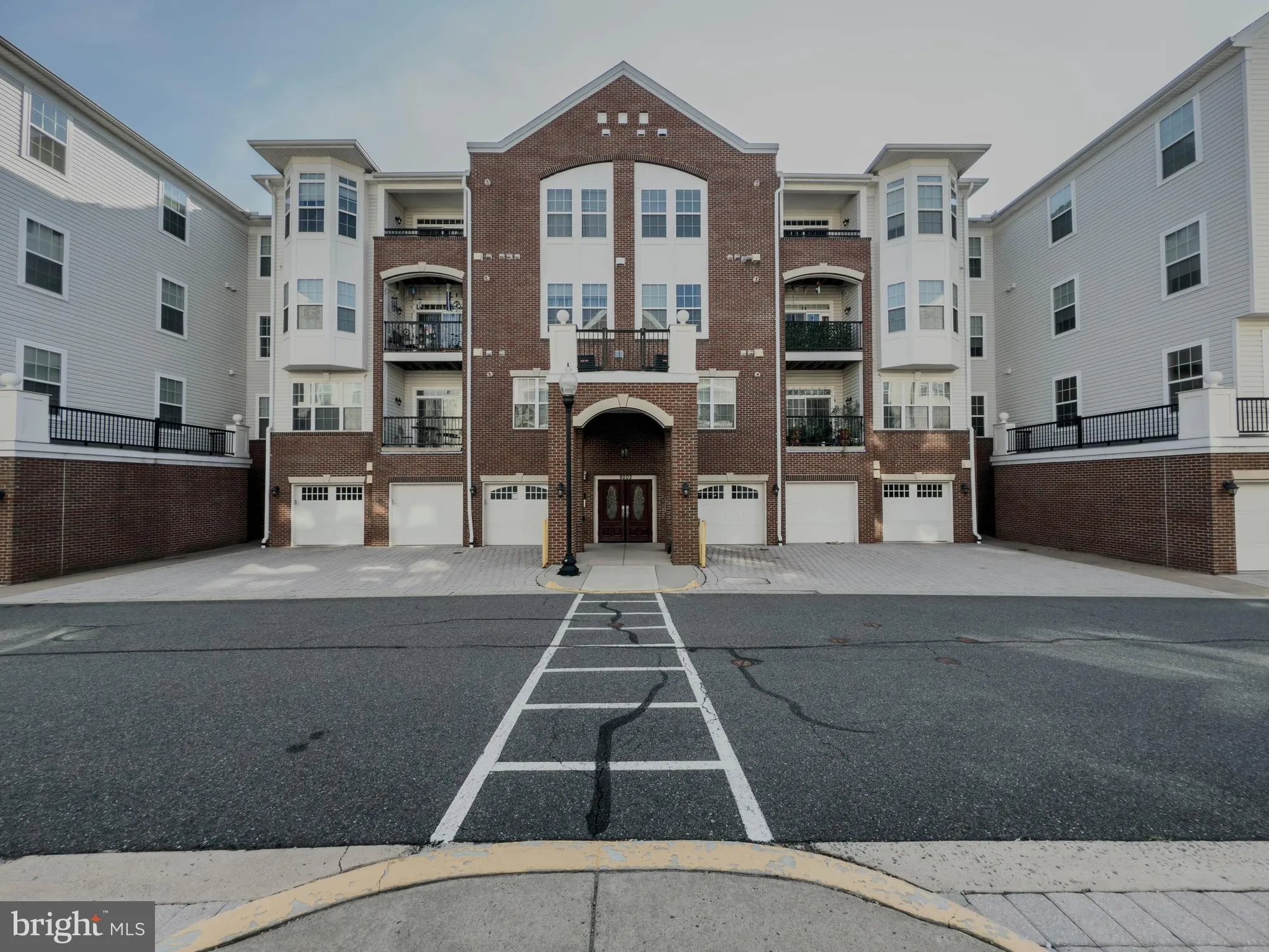 Property Slideshow image 1 of 42 | 9202 charleston dr 405, Manassas, VA, 20110