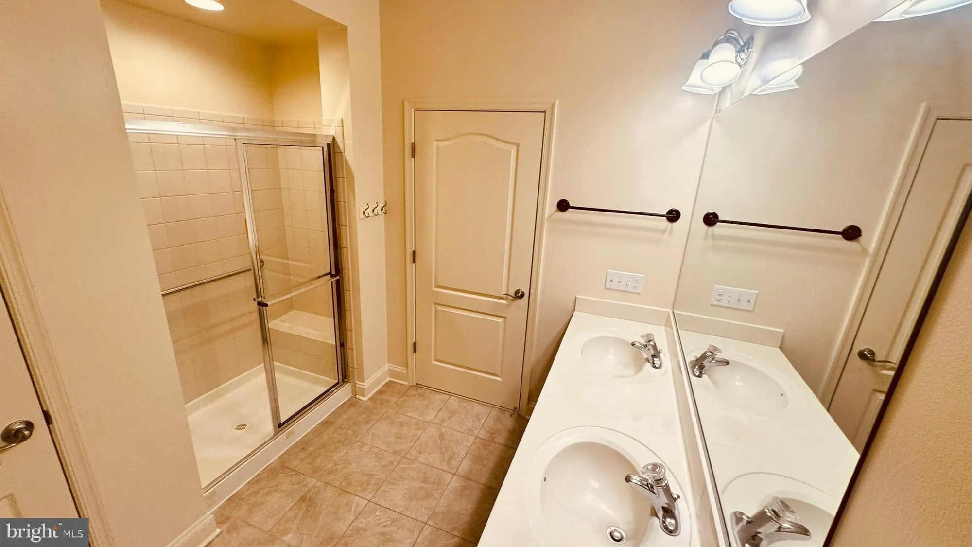 Property Slideshow image 20 of 42 | 9202 charleston dr 405, Manassas, VA, 20110