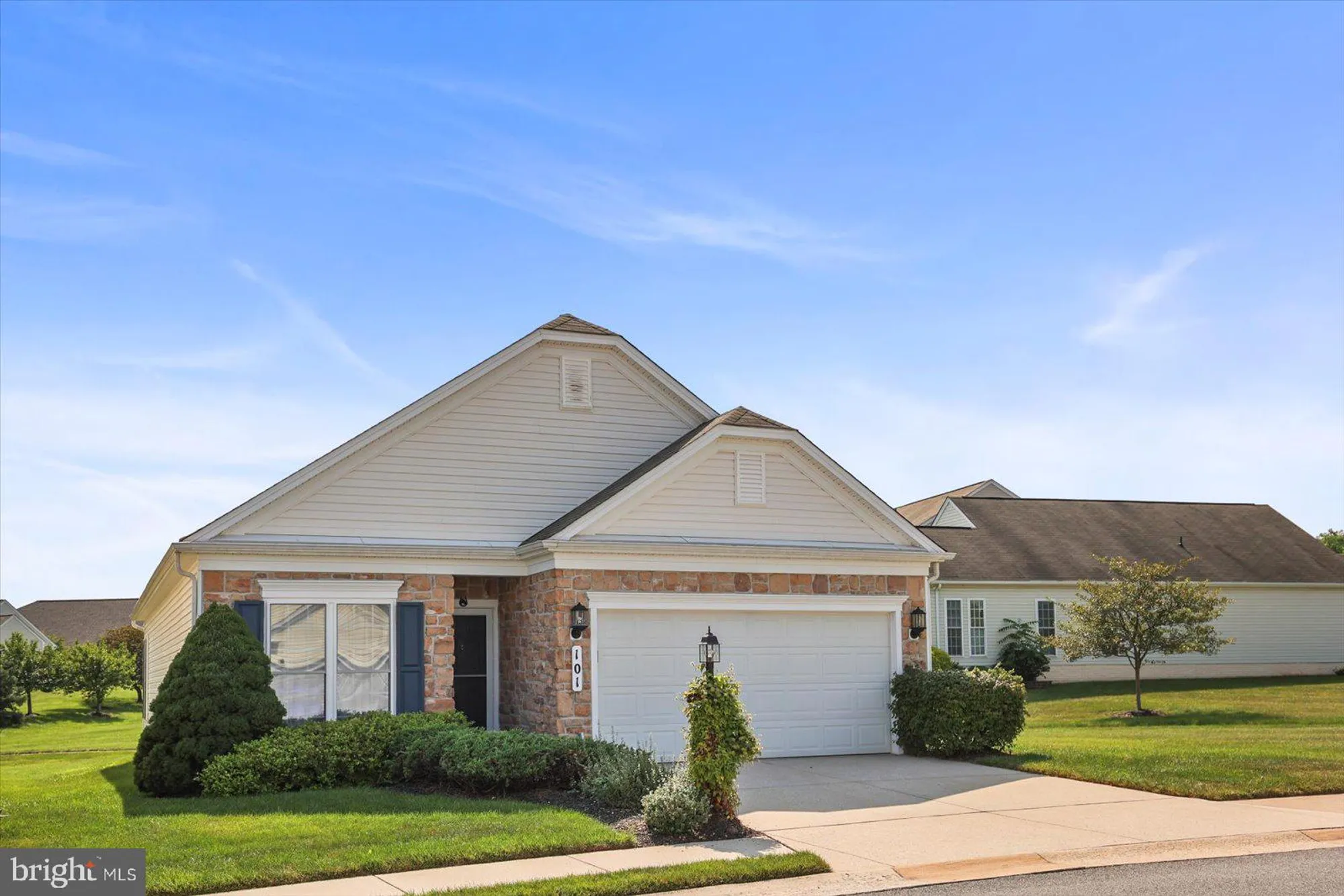 Property Slideshow image 1 of 35 | 101 butterfly dr # 106, Taneytown, MD, 21787