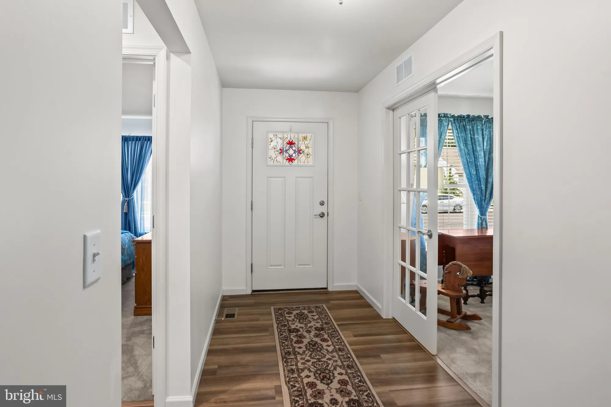 Property Slideshow image 9 of 41 | 2069 spring wood ln, Mechanicsburg, PA, 17055