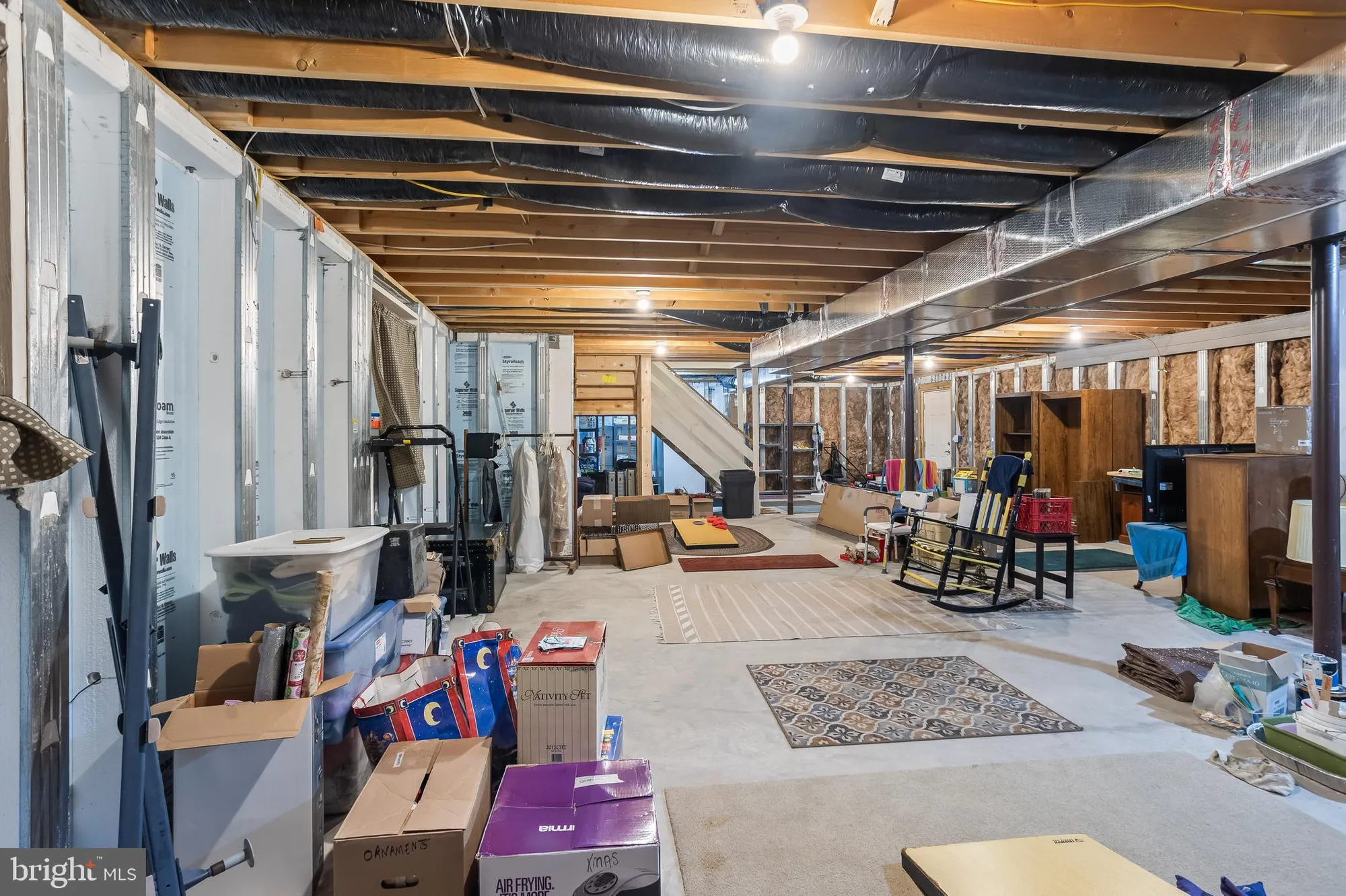 Property Slideshow image 35 of 41 | 2069 spring wood ln, Mechanicsburg, PA, 17055