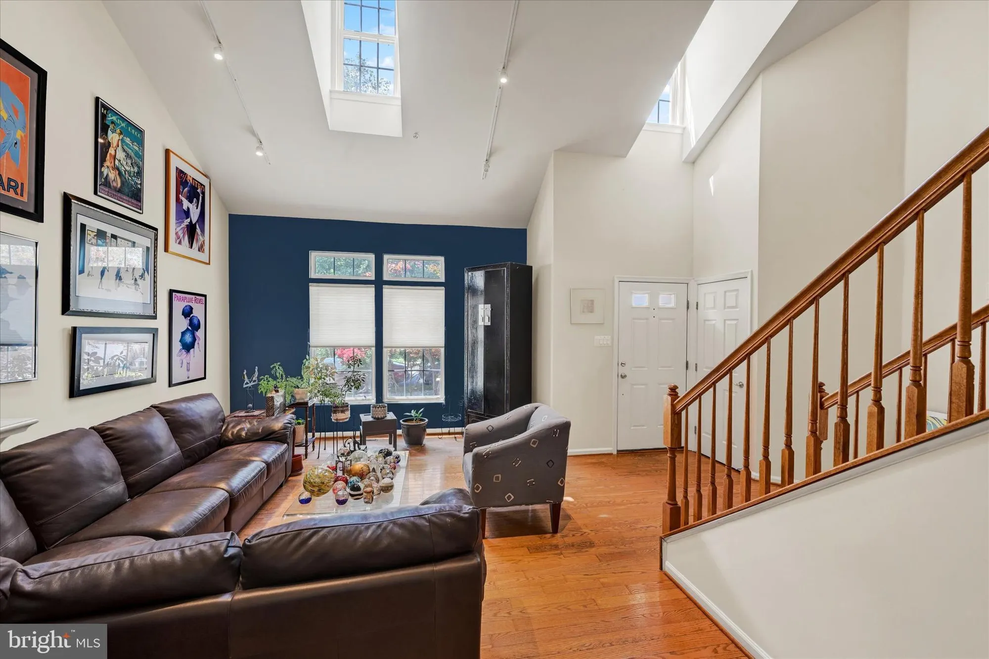 Property Slideshow image 4 of 37 | 8402 prairie rose pl # 8402, Pikesville, MD, 21208