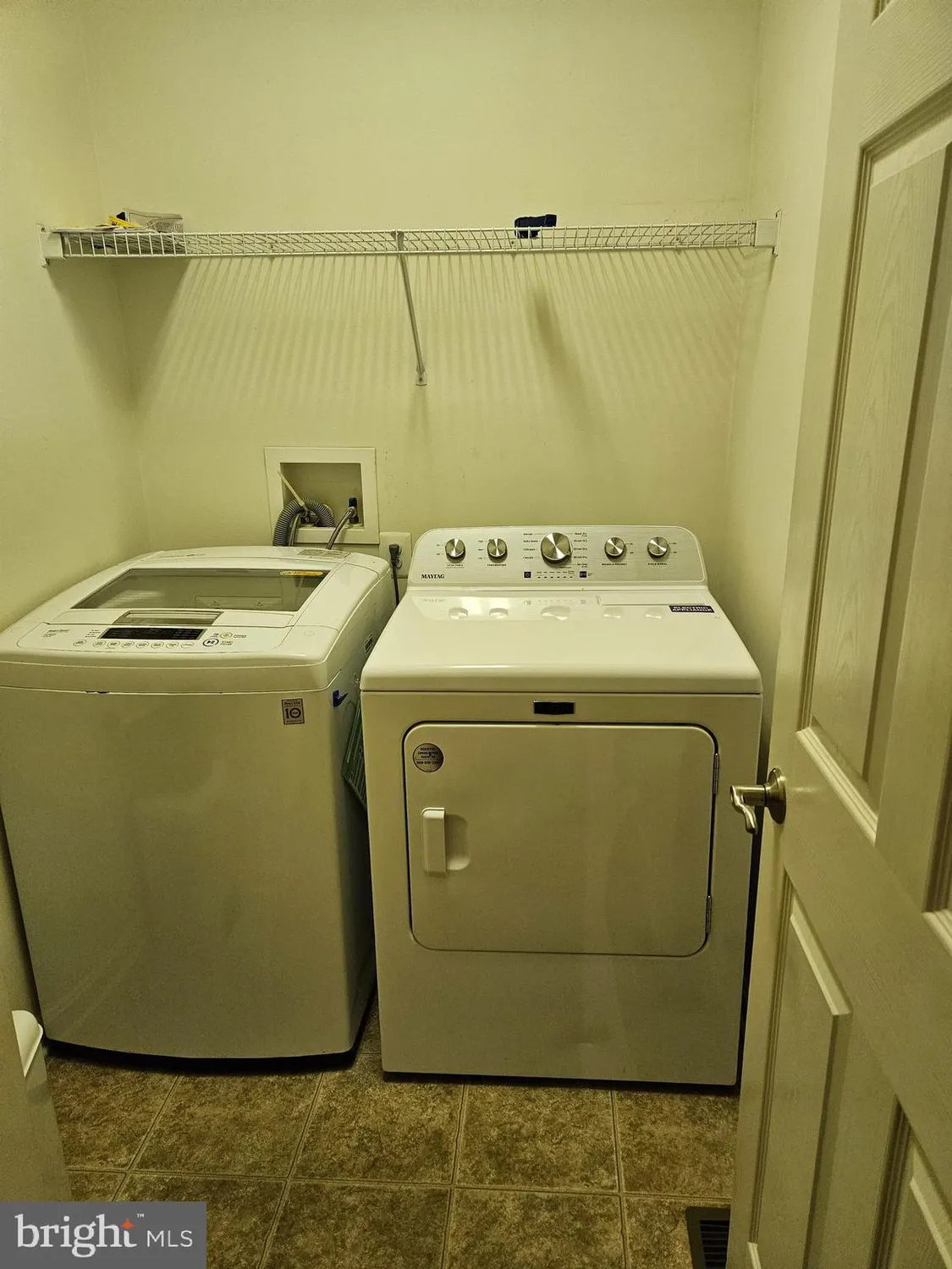 Property Slideshow image 8 of 52 | 228 anita ct, Newark, DE, 19702