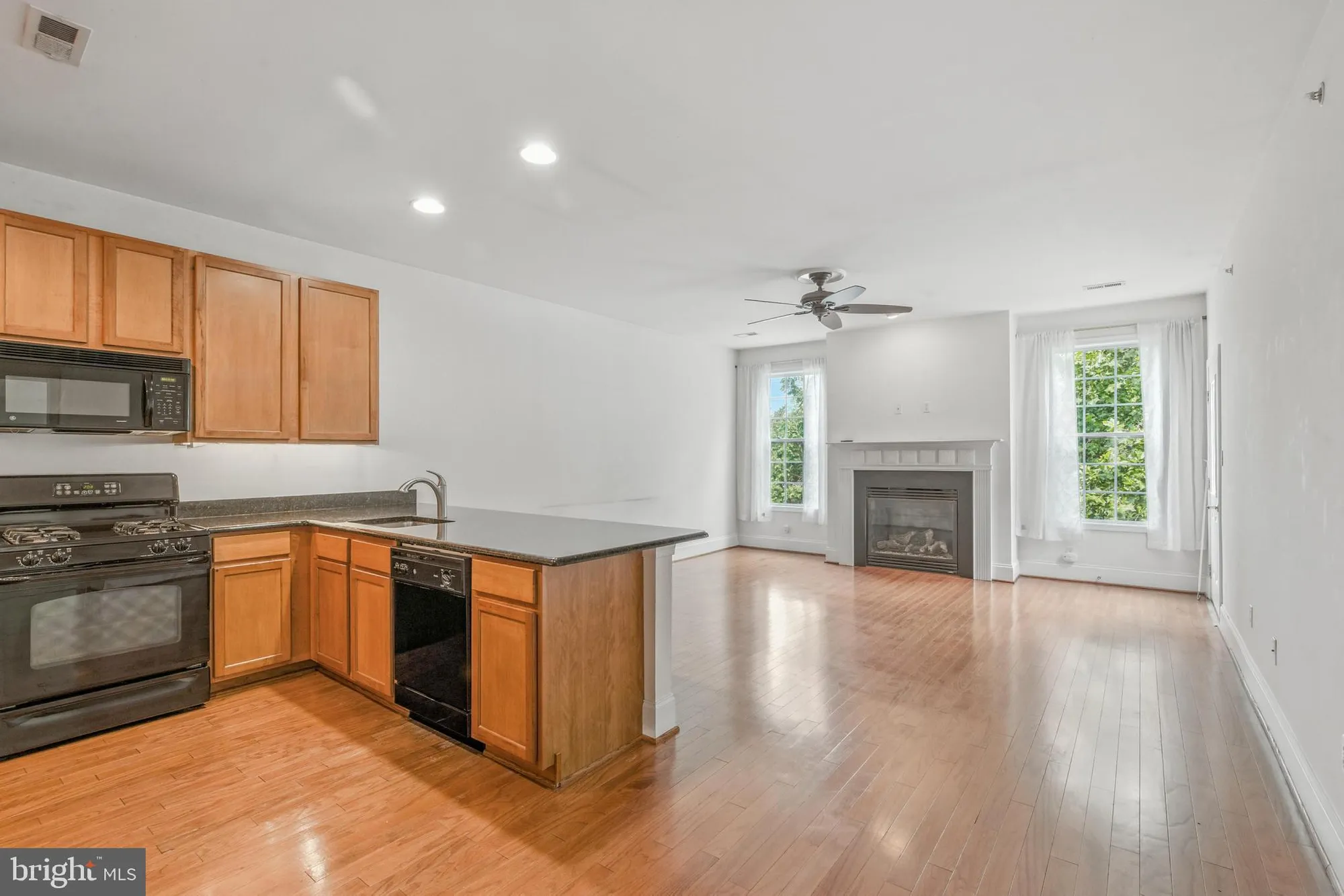 Property Slideshow image 3 of 24 | 2461 merri claude dr, Norristown, PA, 19401