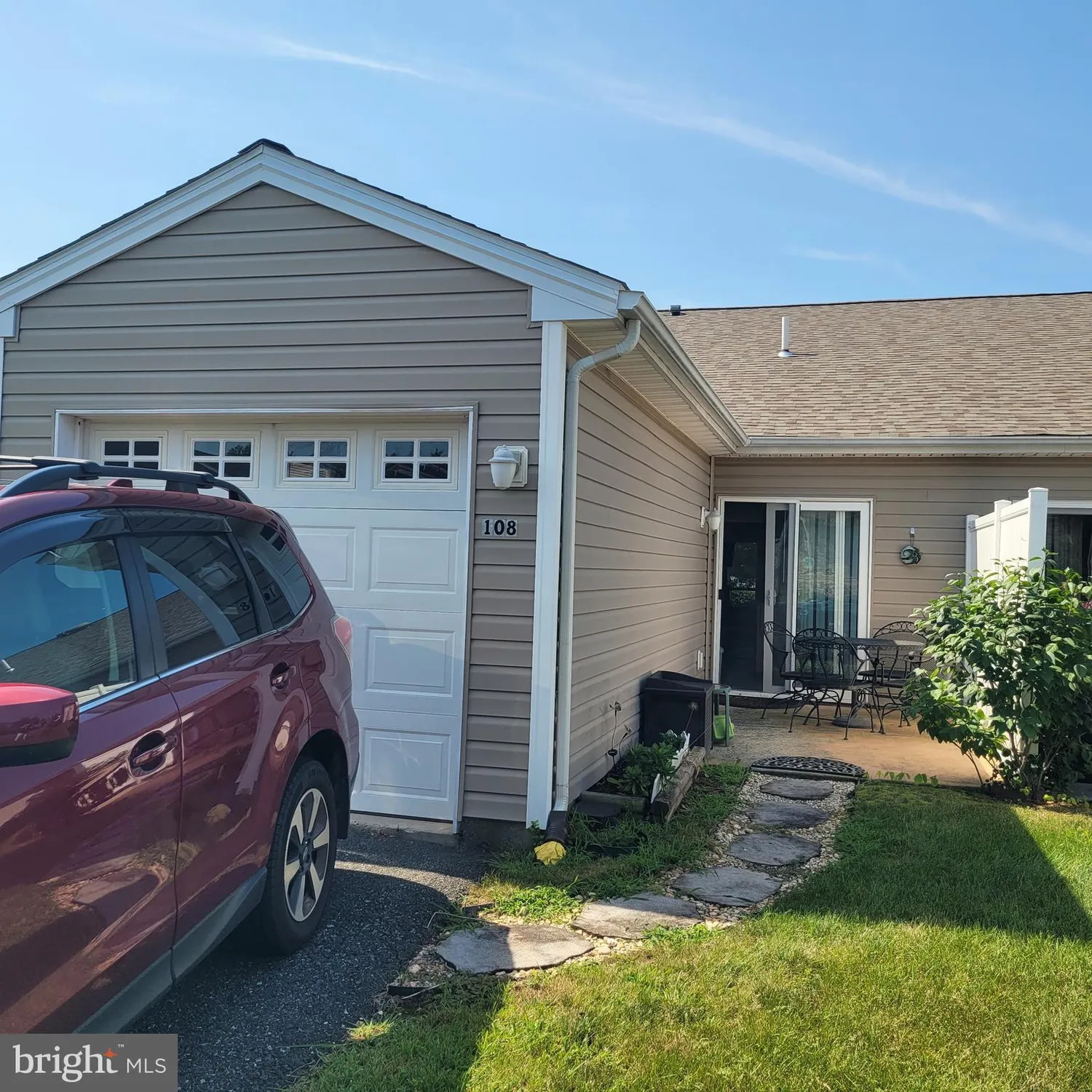 Property Slideshow image 2 of 26 | 108 w harmony dr # 106, Pottstown, PA, 19464