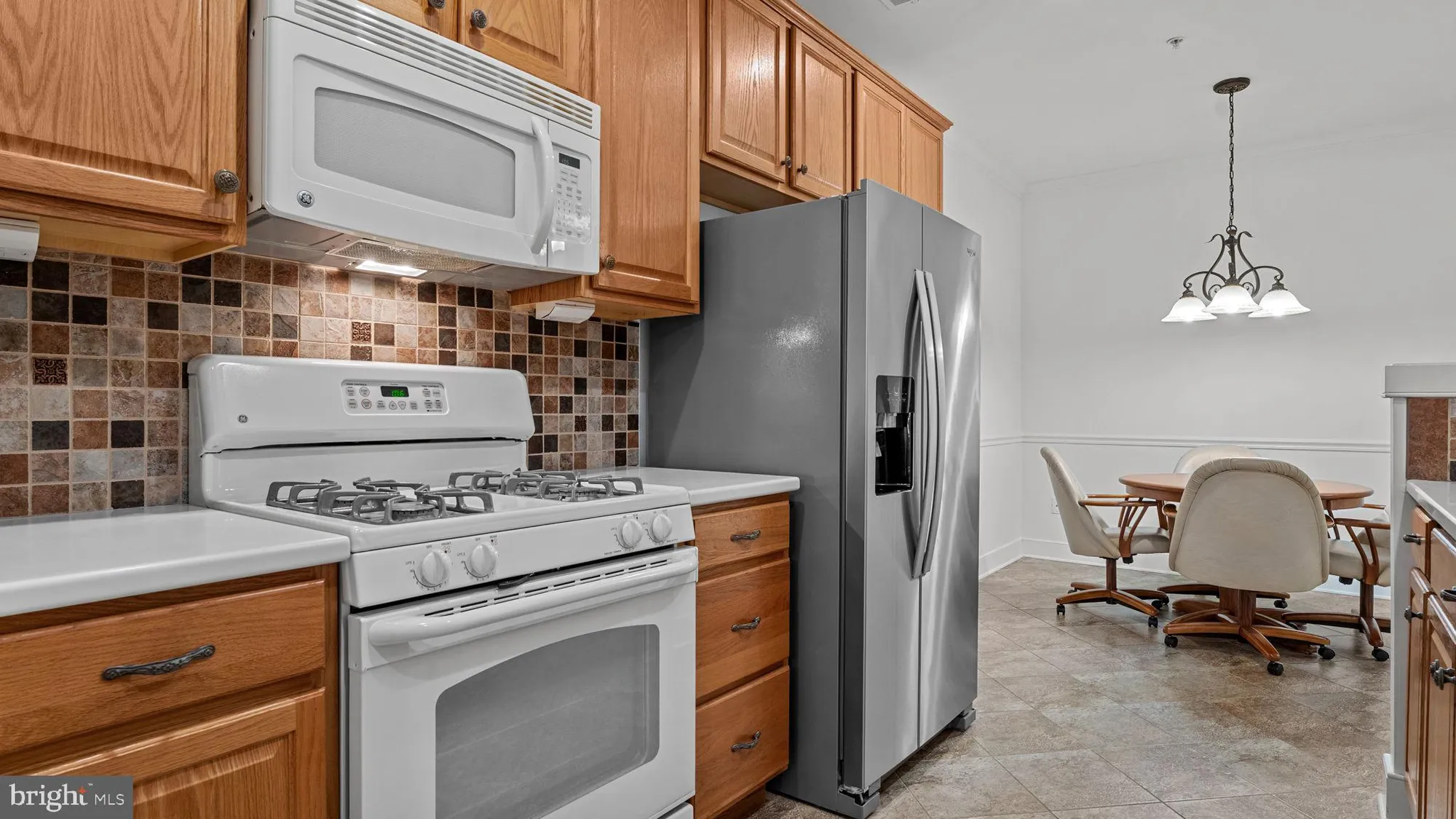 Property Slideshow image 5 of 29 | 2102 meridian blvd, Warrington, PA, 18976