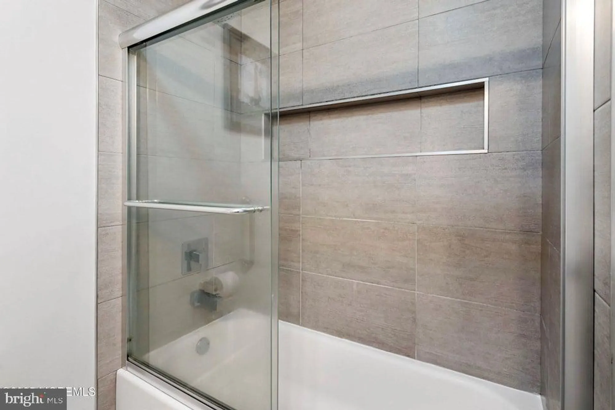 Property Slideshow image 27 of 42 | 15 aztec ct, Toms River, NJ, 08757