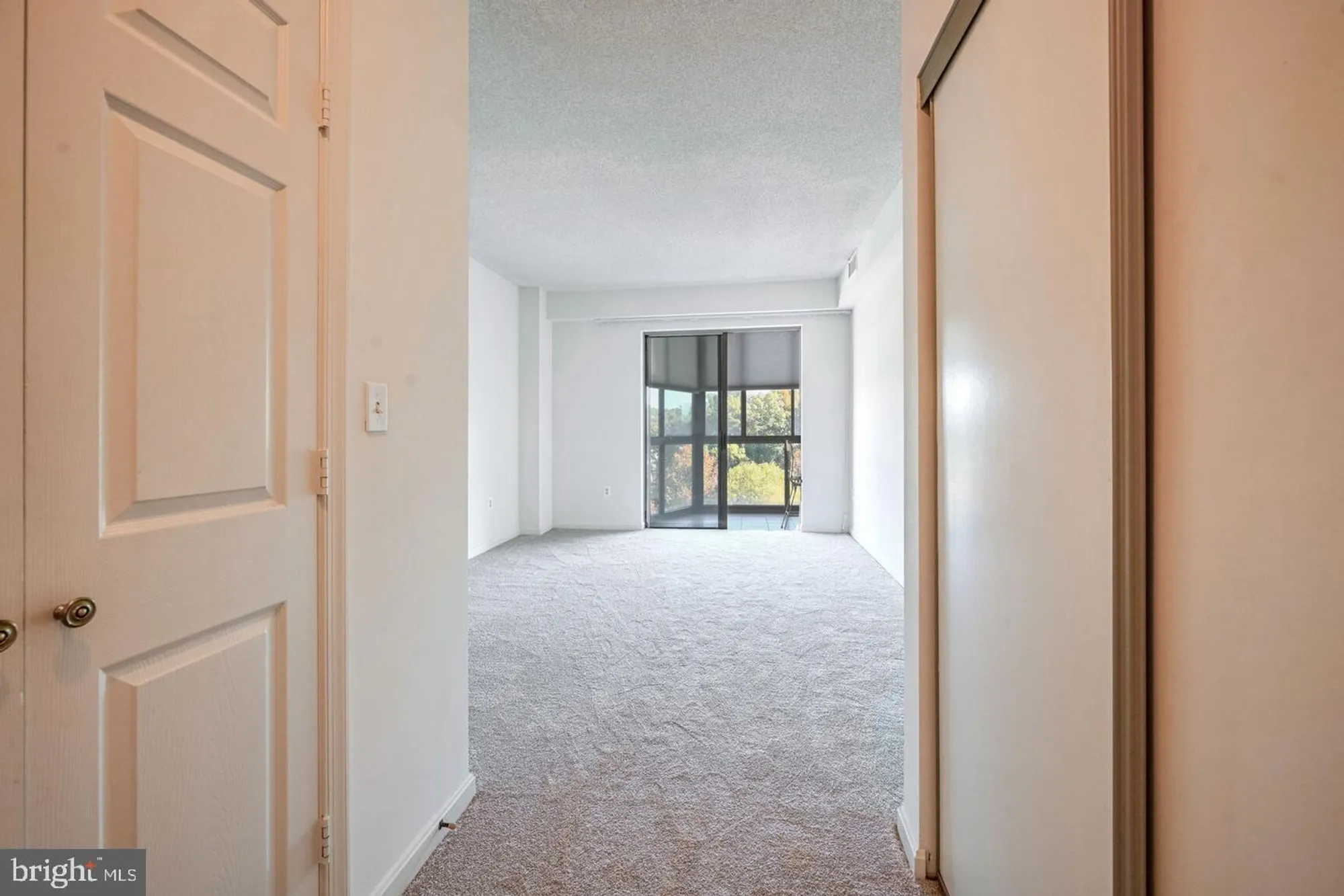 Property Slideshow image 7 of 8 | 3200 n leisure world blvd apt 512, Silver Spring, MD, 20906