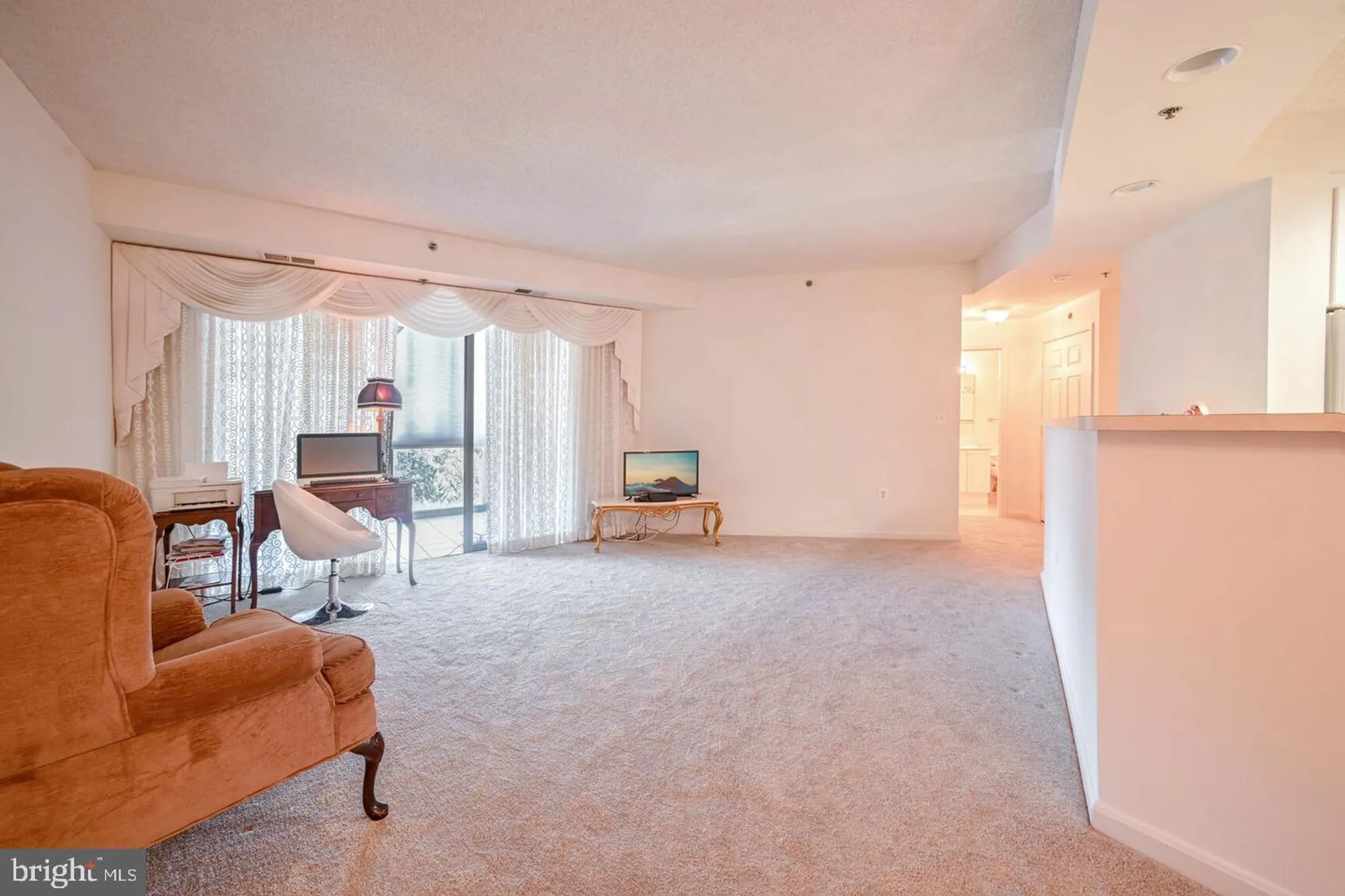 Property Slideshow image 3 of 8 | 3200 n leisure world blvd apt 512, Silver Spring, MD, 20906