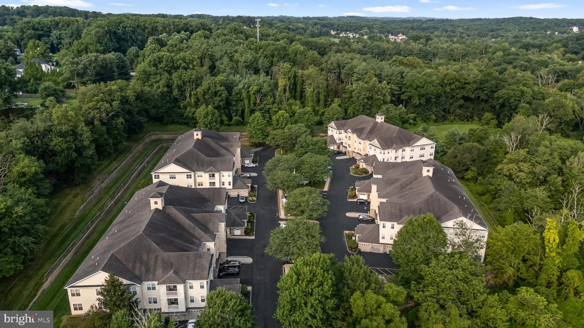 Property Slideshow image 52 of 56 | 2 falcon dr 202, Holland, PA, 18966