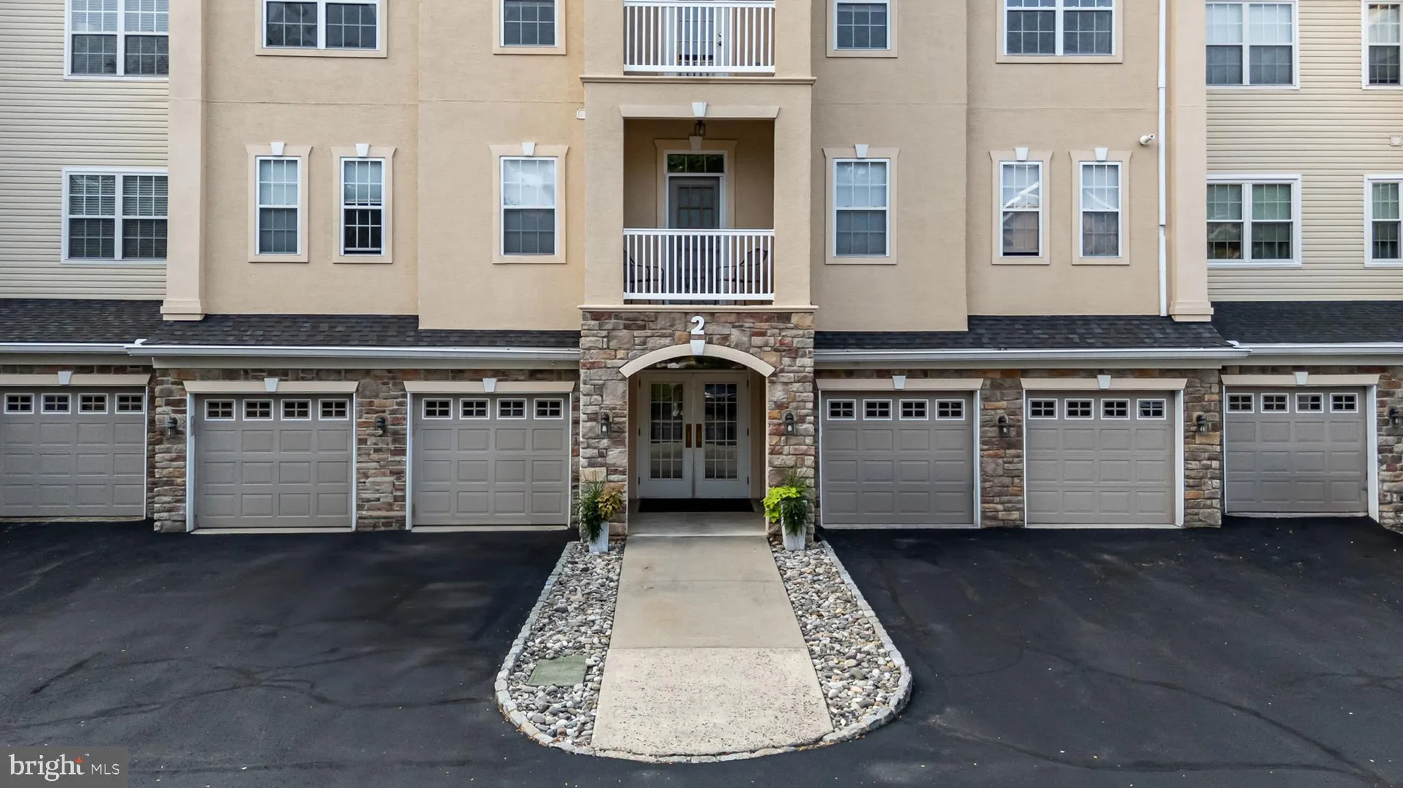 Property Slideshow image 46 of 56 | 2 falcon dr 202, Holland, PA, 18966