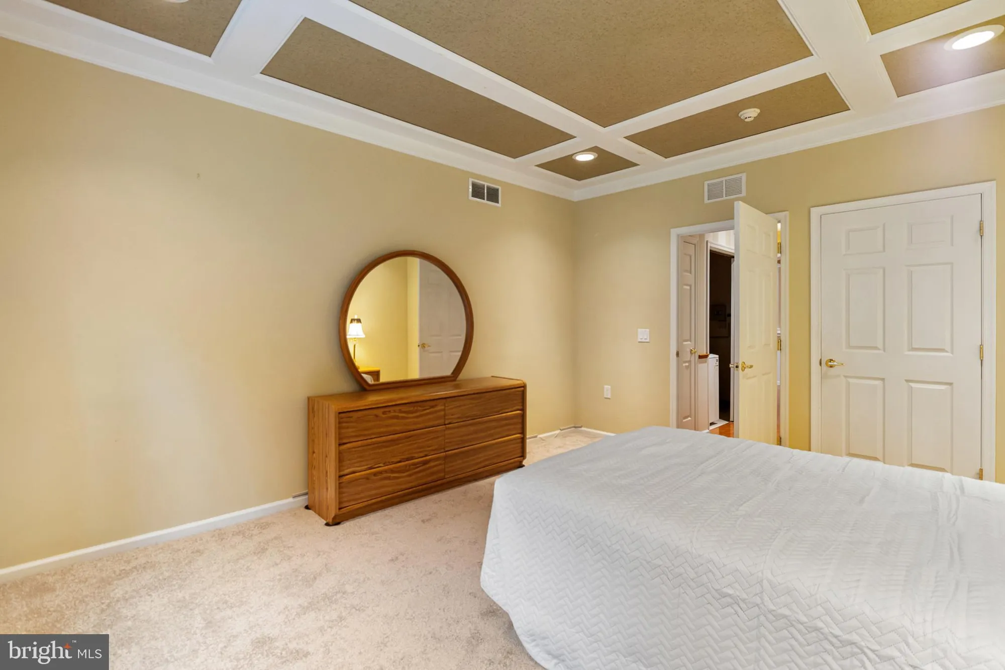 Property Slideshow image 21 of 56 | 2 falcon dr 202, Holland, PA, 18966