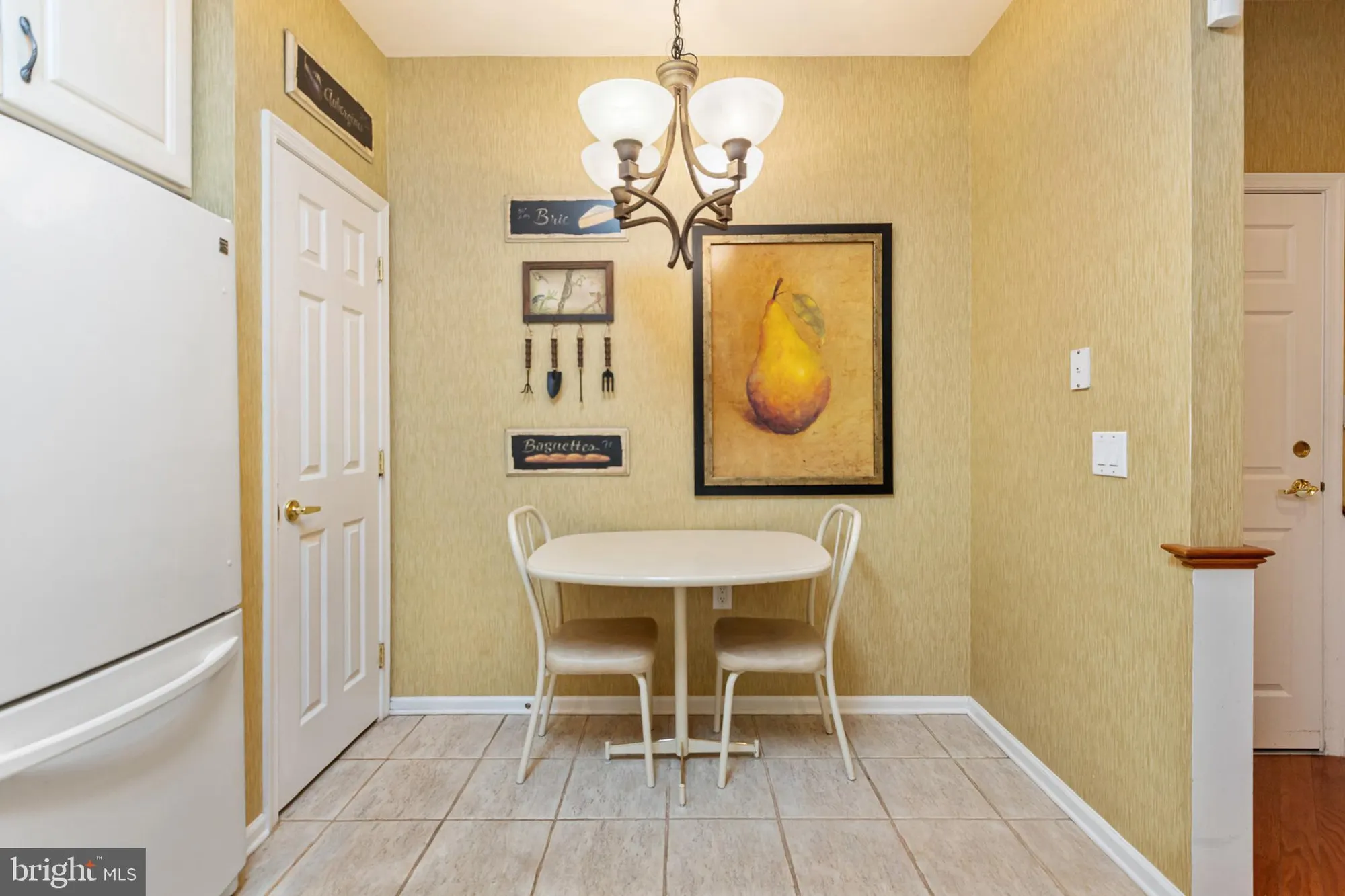 Property Slideshow image 11 of 56 | 2 falcon dr 202, Holland, PA, 18966