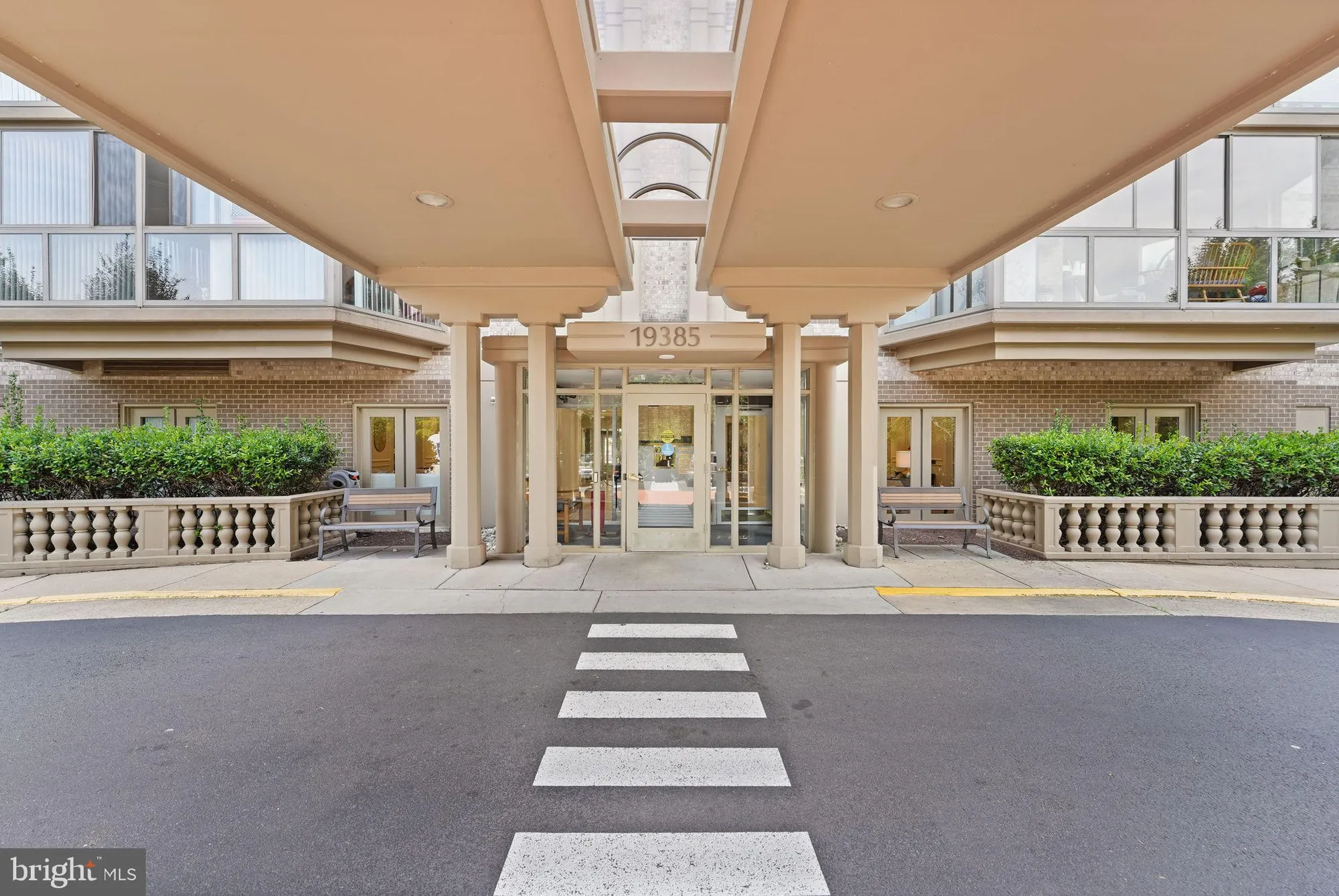 Property Slideshow image 2 of 33 | 19385 cypress ridge ter unit 522, Leesburg, VA, 20176