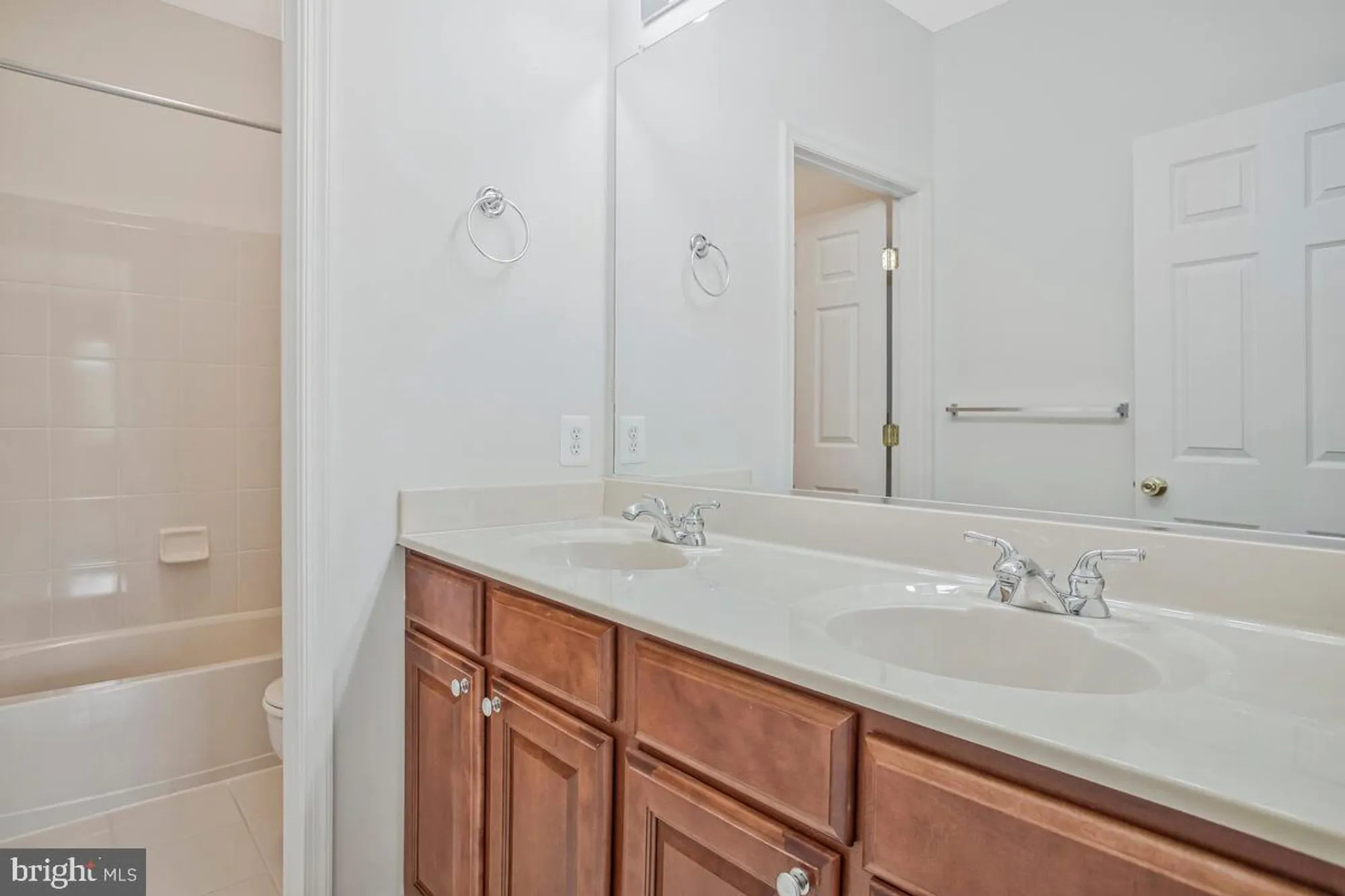 Property Slideshow image 40 of 81 | 8736 endless ocean way 24, Columbia, MD, 21045