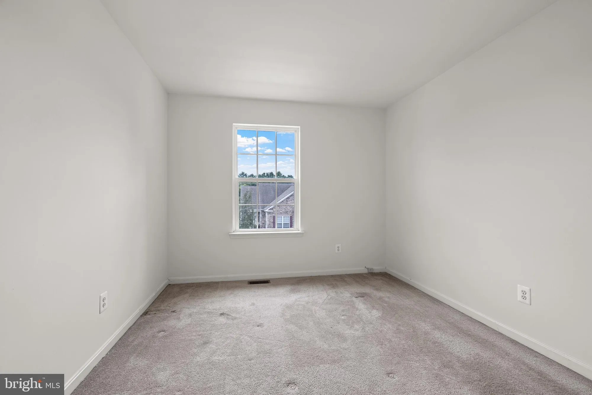 Property Slideshow image 26 of 43 | 339 pierce run, Newark, DE, 19702