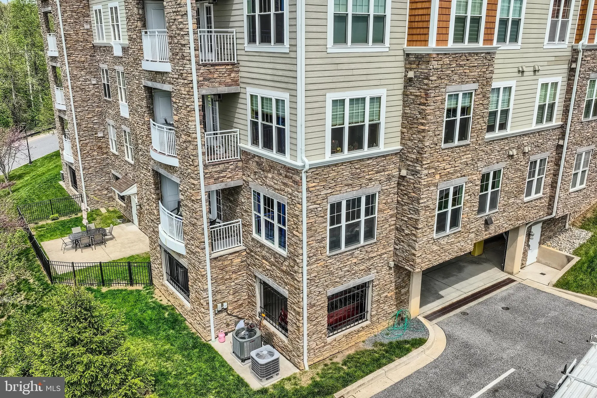 Property Slideshow image 55 of 72 | 19 clay lodge ln unit 104, Catonsville, MD, 21228