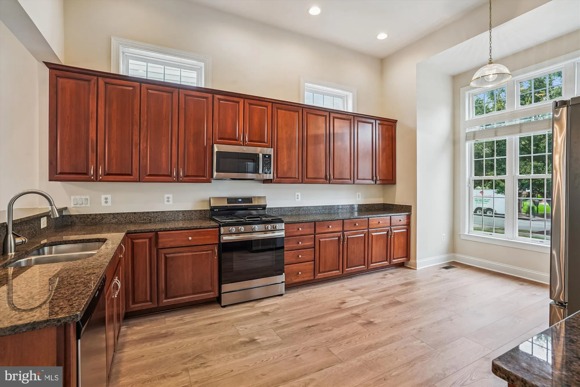 Property Slideshow image 11 of 86 | 15463 legacy way, Haymarket, VA, 20169