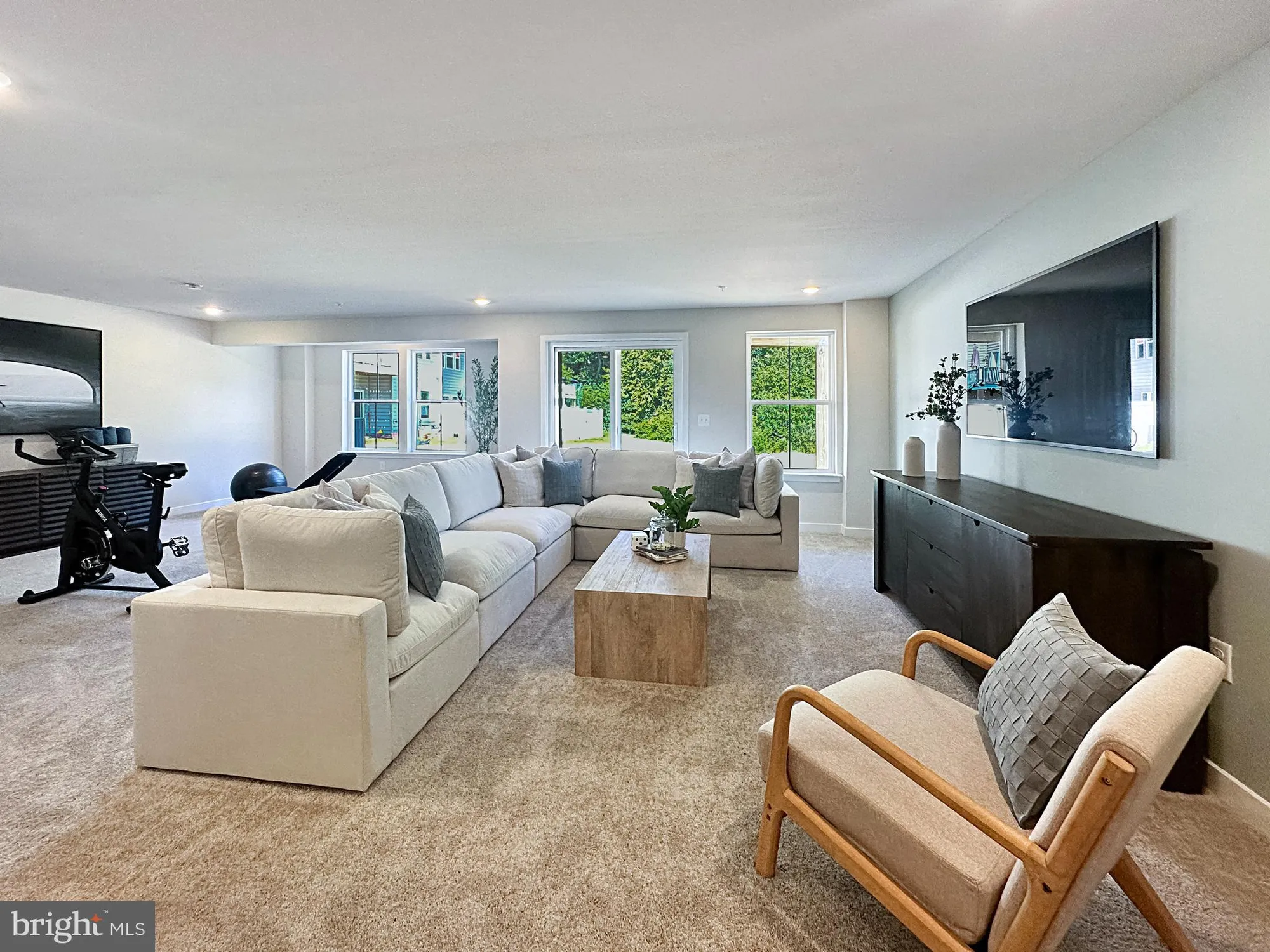 Property Slideshow image 9 of 24 | 544 arrowgrass ln, New Castle, DE, 19720