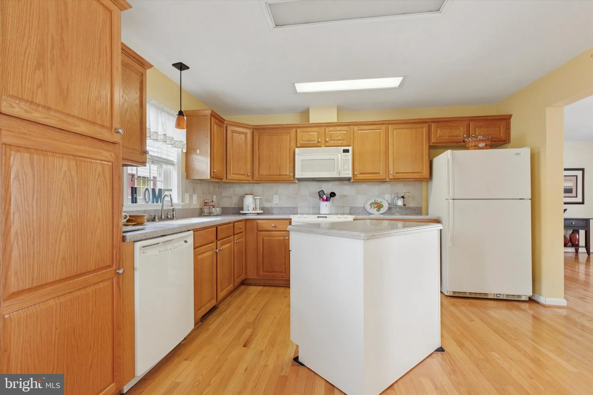 Property Slideshow image 8 of 15 | 645 blue bell springs dr, Blue Bell, PA, 19422