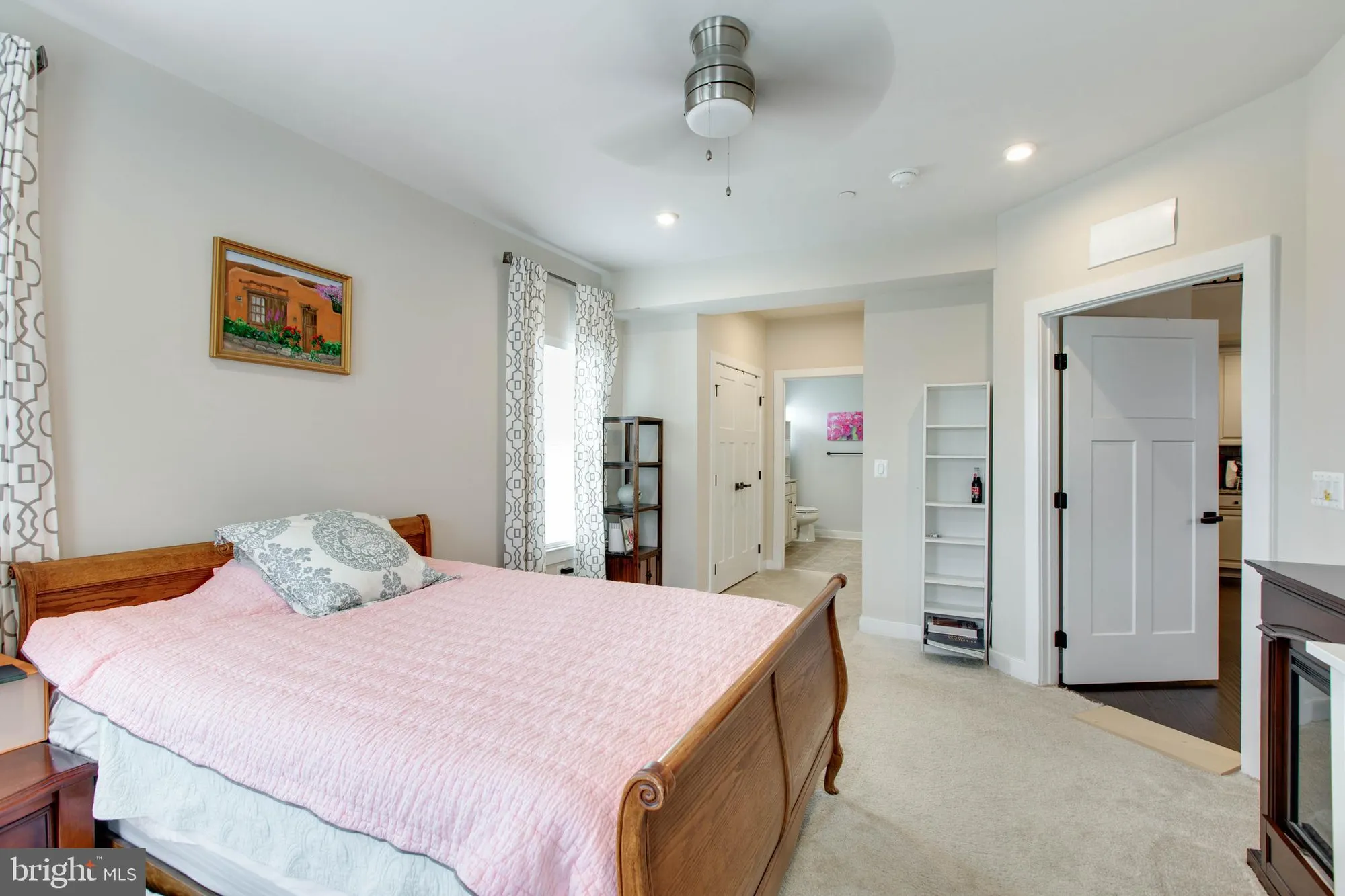 Property Slideshow image 17 of 32 | 8911 carls ct q, Ellicott City, MD, 21043